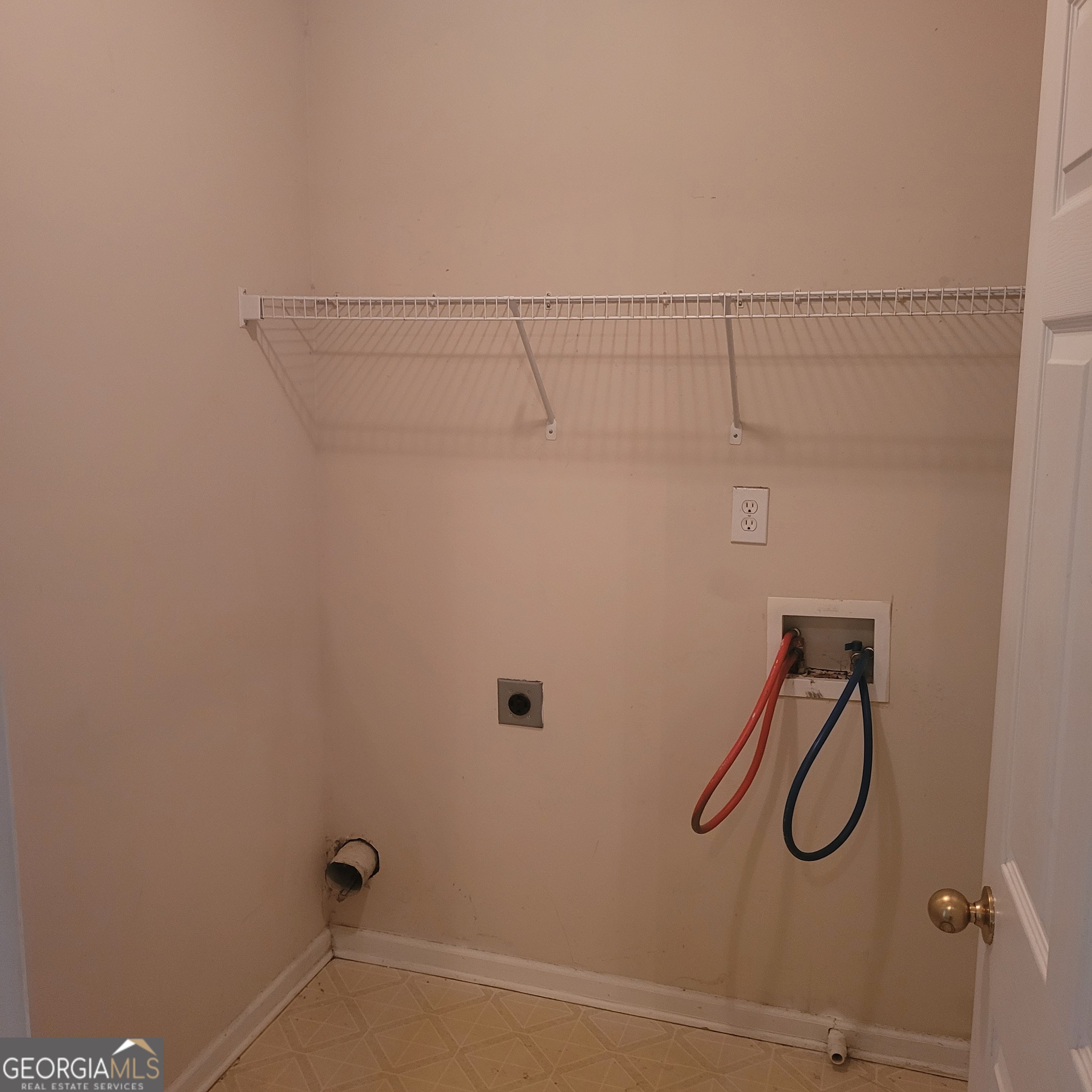 7250 Alicias Way Property Photo 6