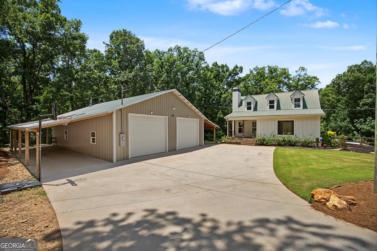 295 W Stowers Drive Property Photo 1