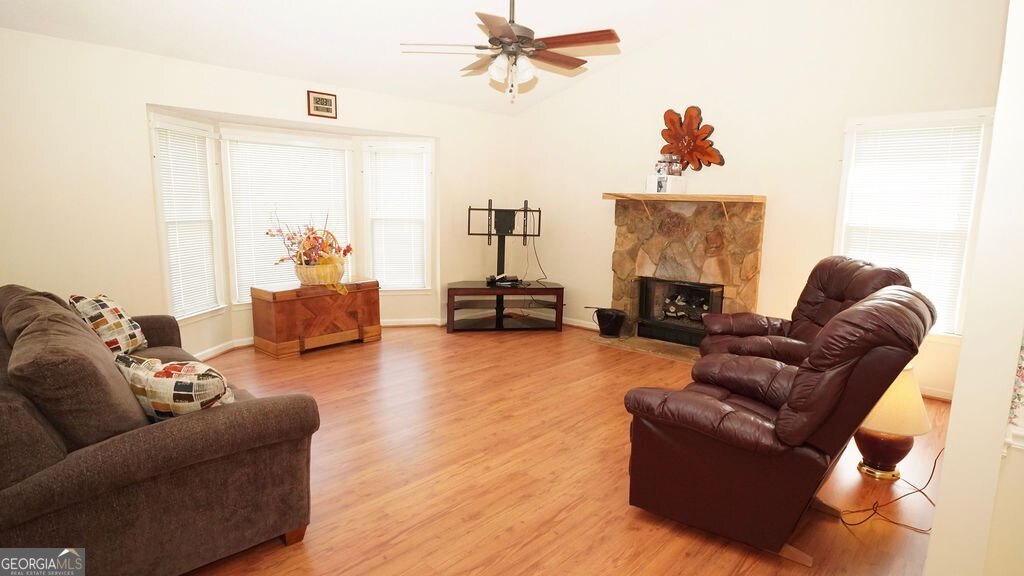 18 Azalea Drive Se Property Photo 3