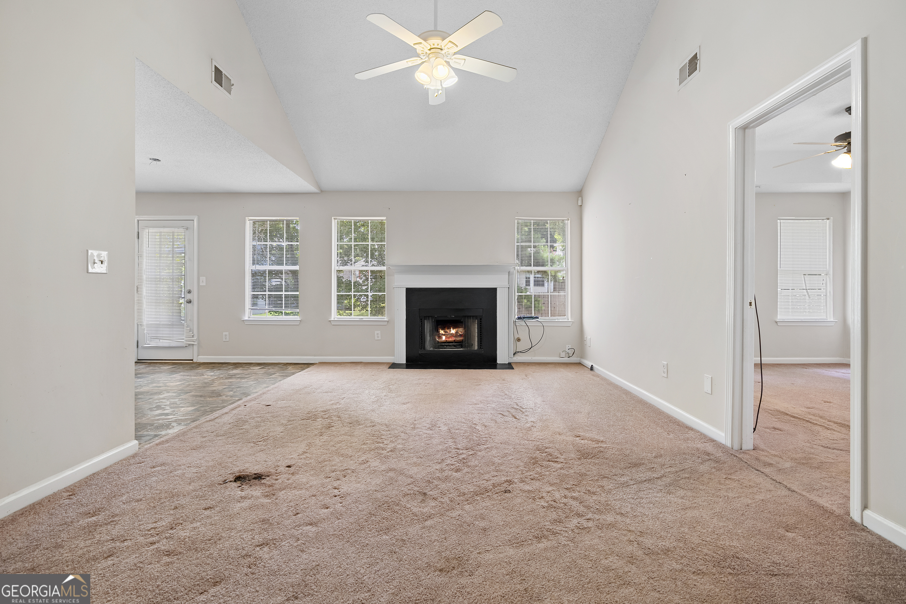 5515 Lofwood Lane Property Photo 3