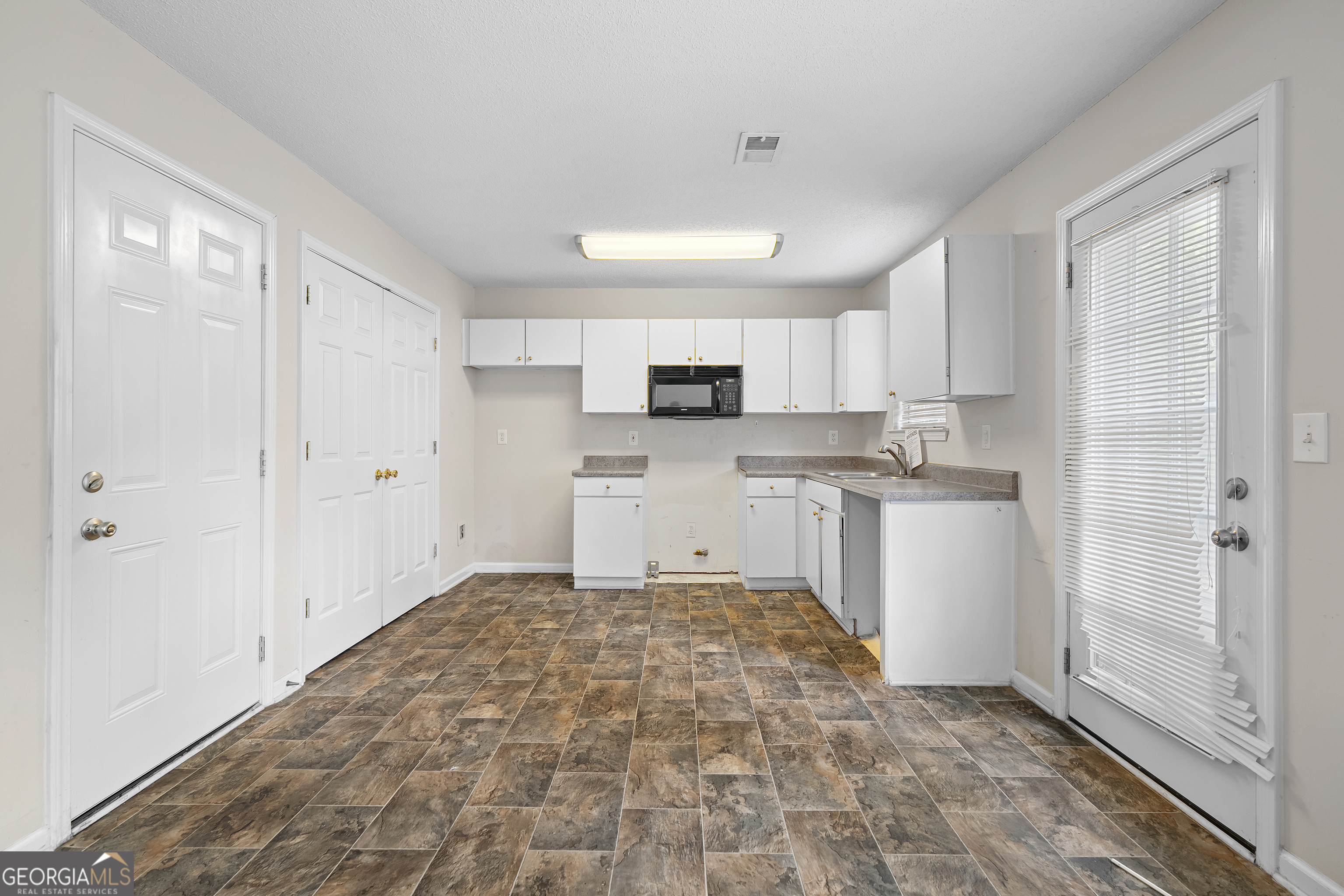 5515 Lofwood Lane Property Photo 6