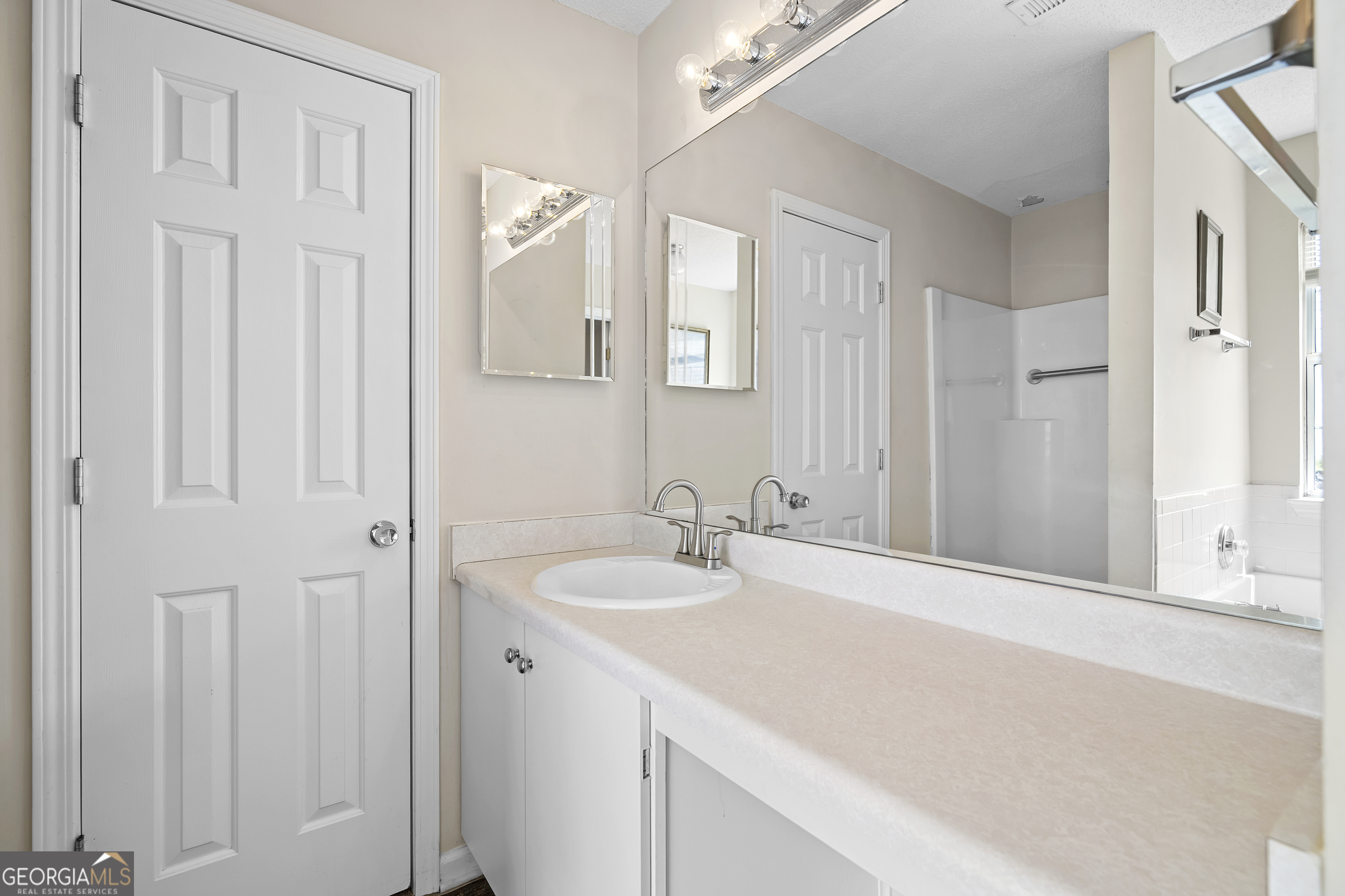 5515 Lofwood Lane Property Photo 17