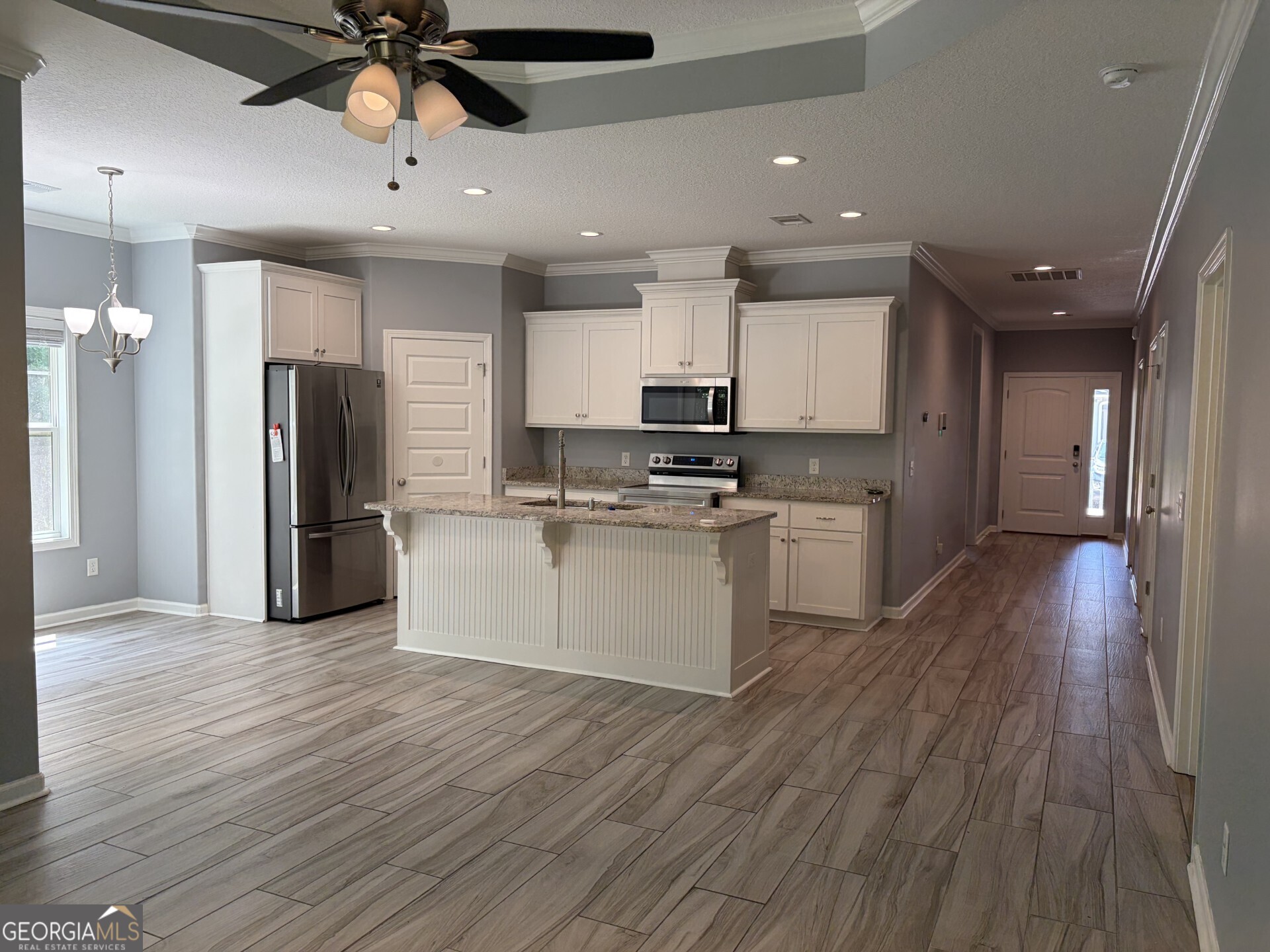 325 Gary Circle Property Photo 5