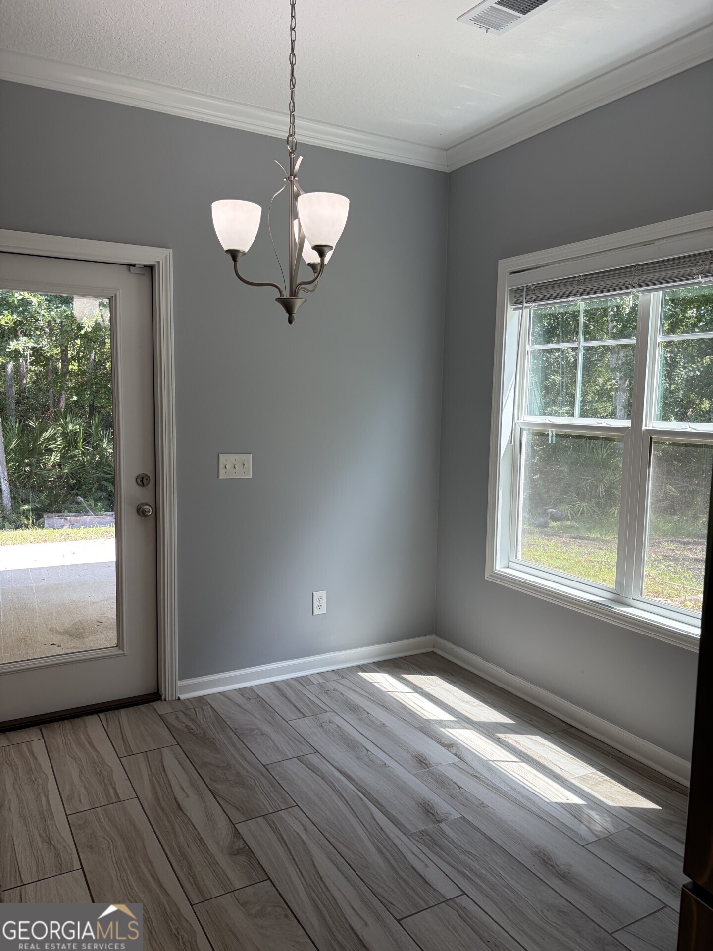 325 Gary Circle Property Photo 9