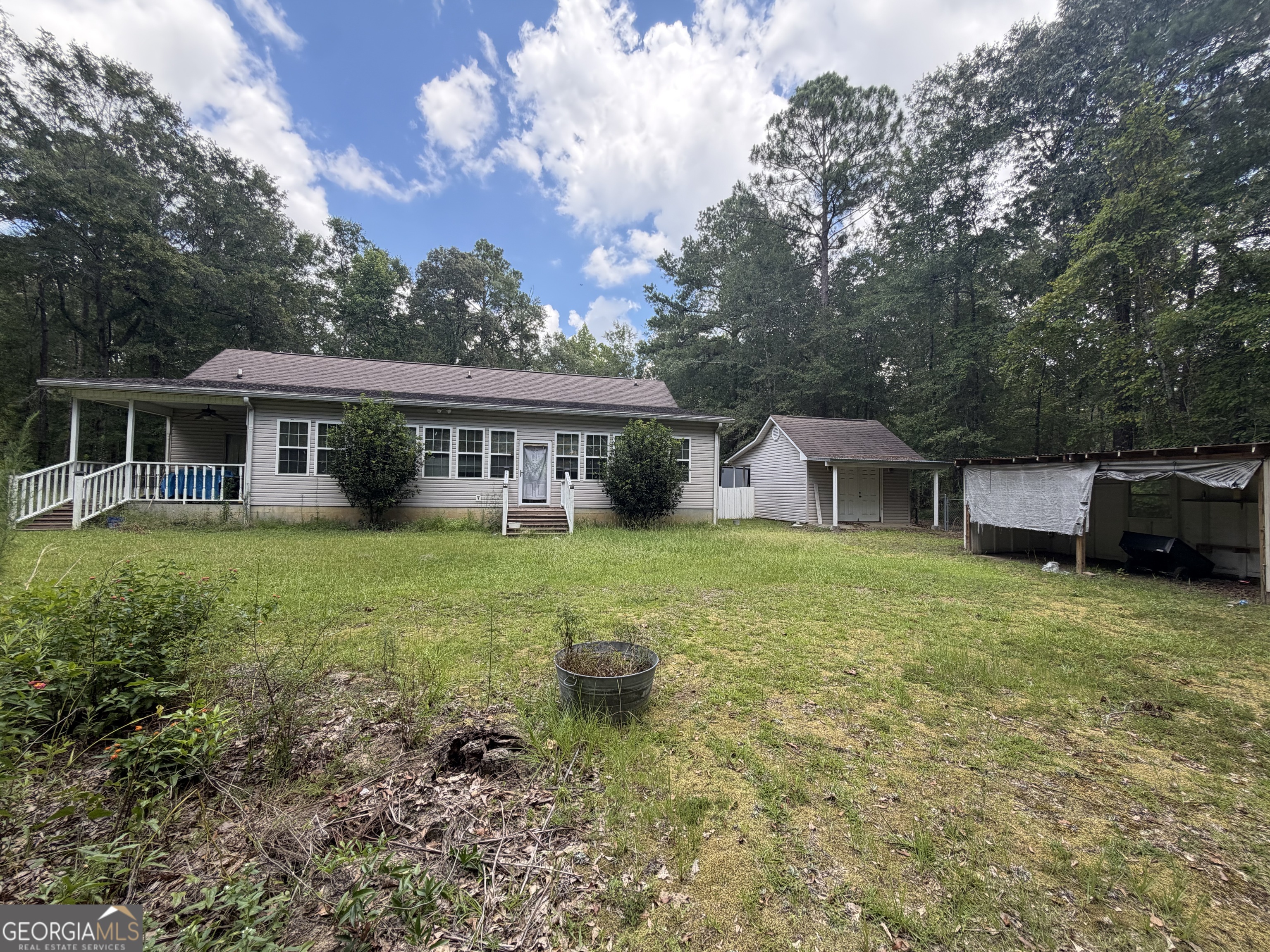 233 Veal Lane Property Photo 3