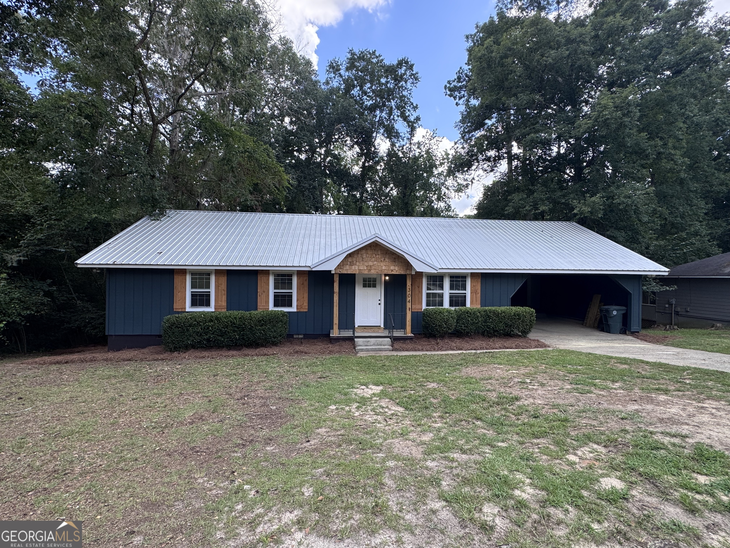 304 Pinewood Drive Property Photo 6