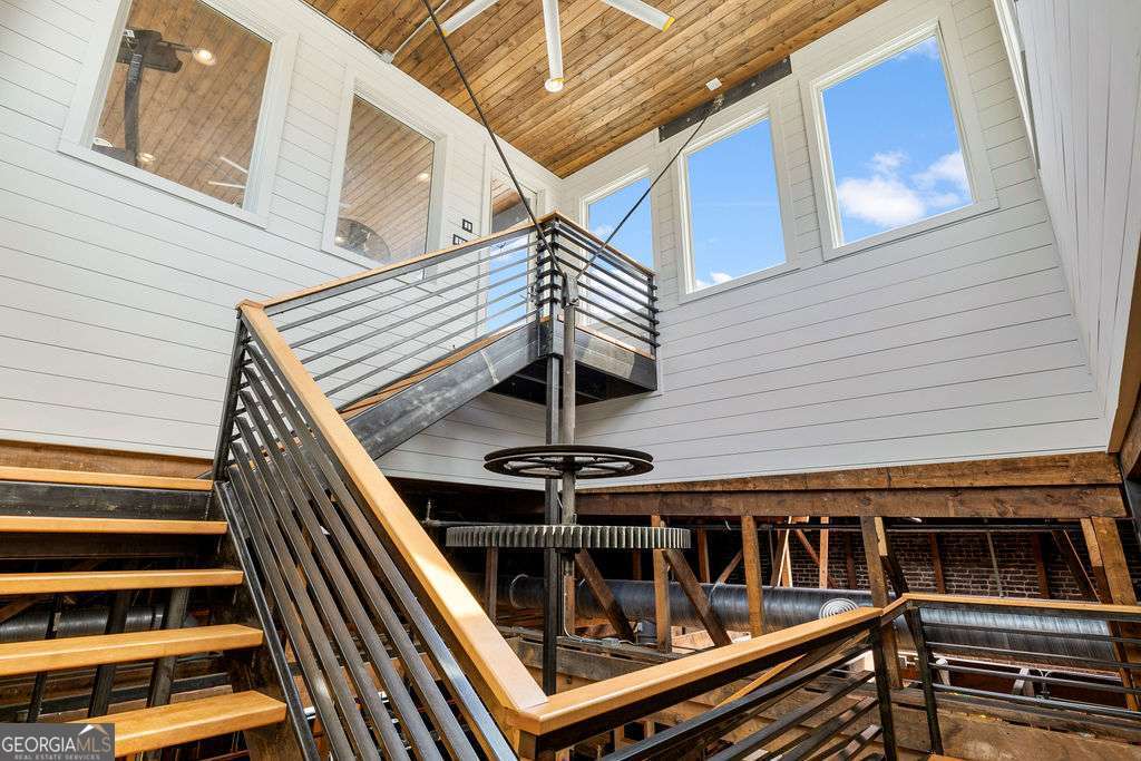 100 Broad Street Property Photo 27