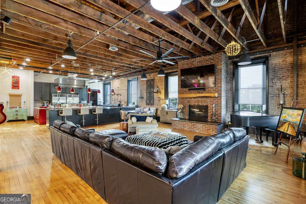 100 Broad Street Property Photo 44