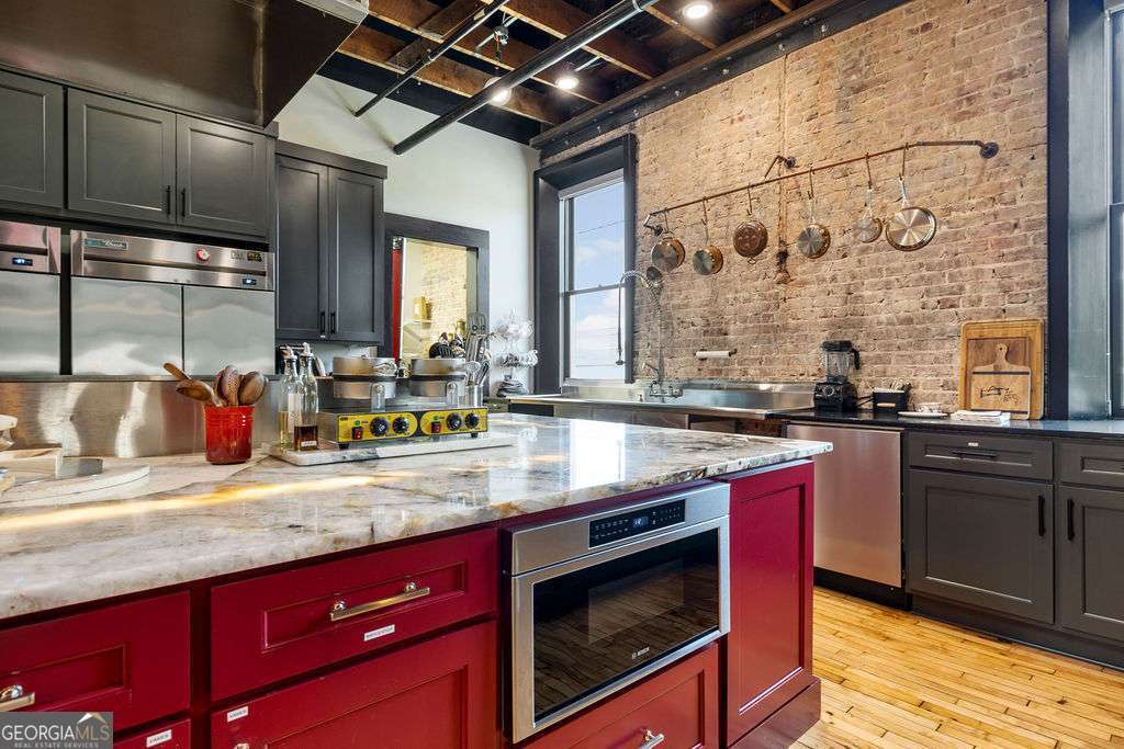 100 Broad Street Property Photo 55