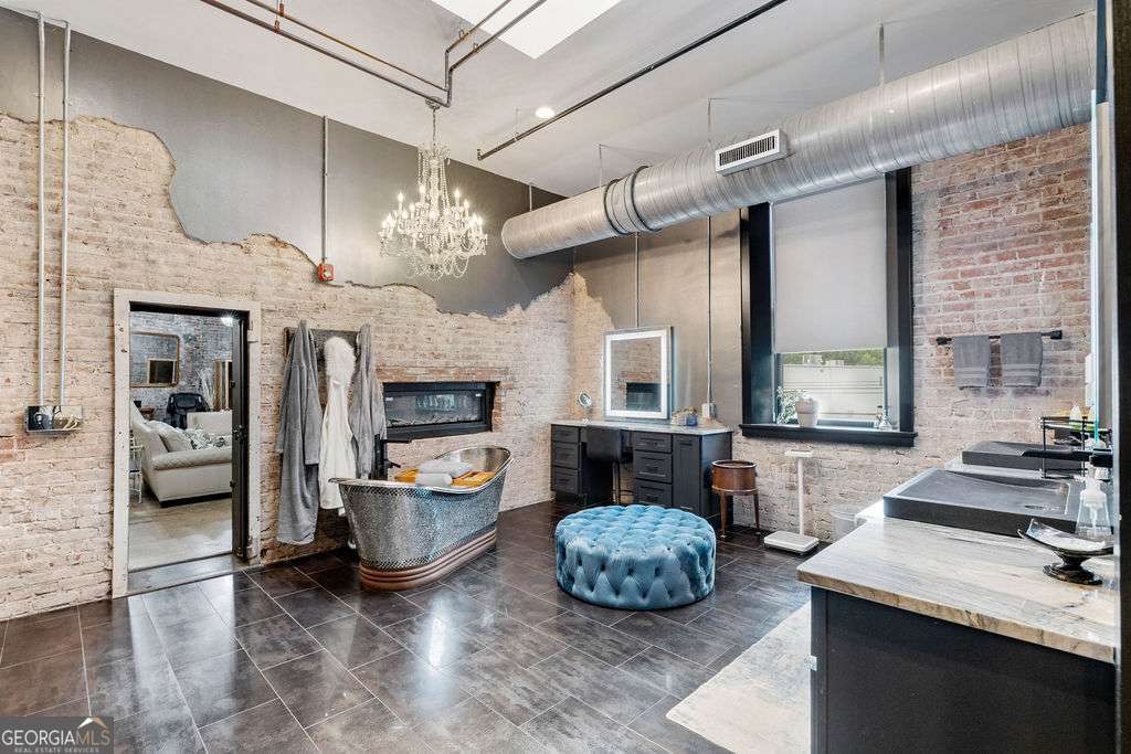 100 Broad Street Property Photo 84