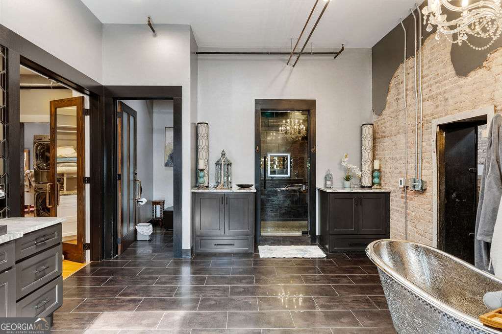 100 Broad Street Property Photo 87