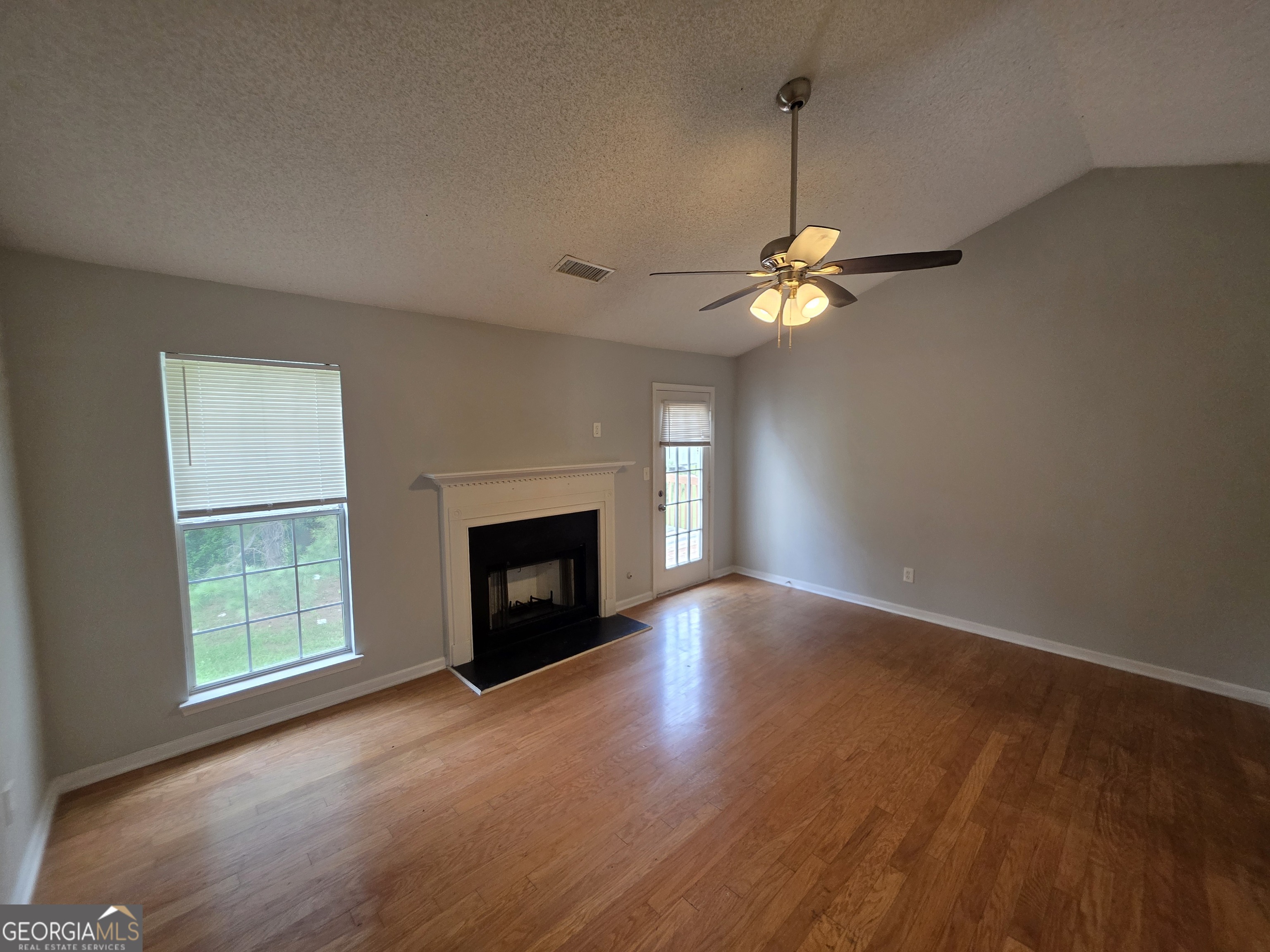 6924 Biscayne Blvd Property Photo 4