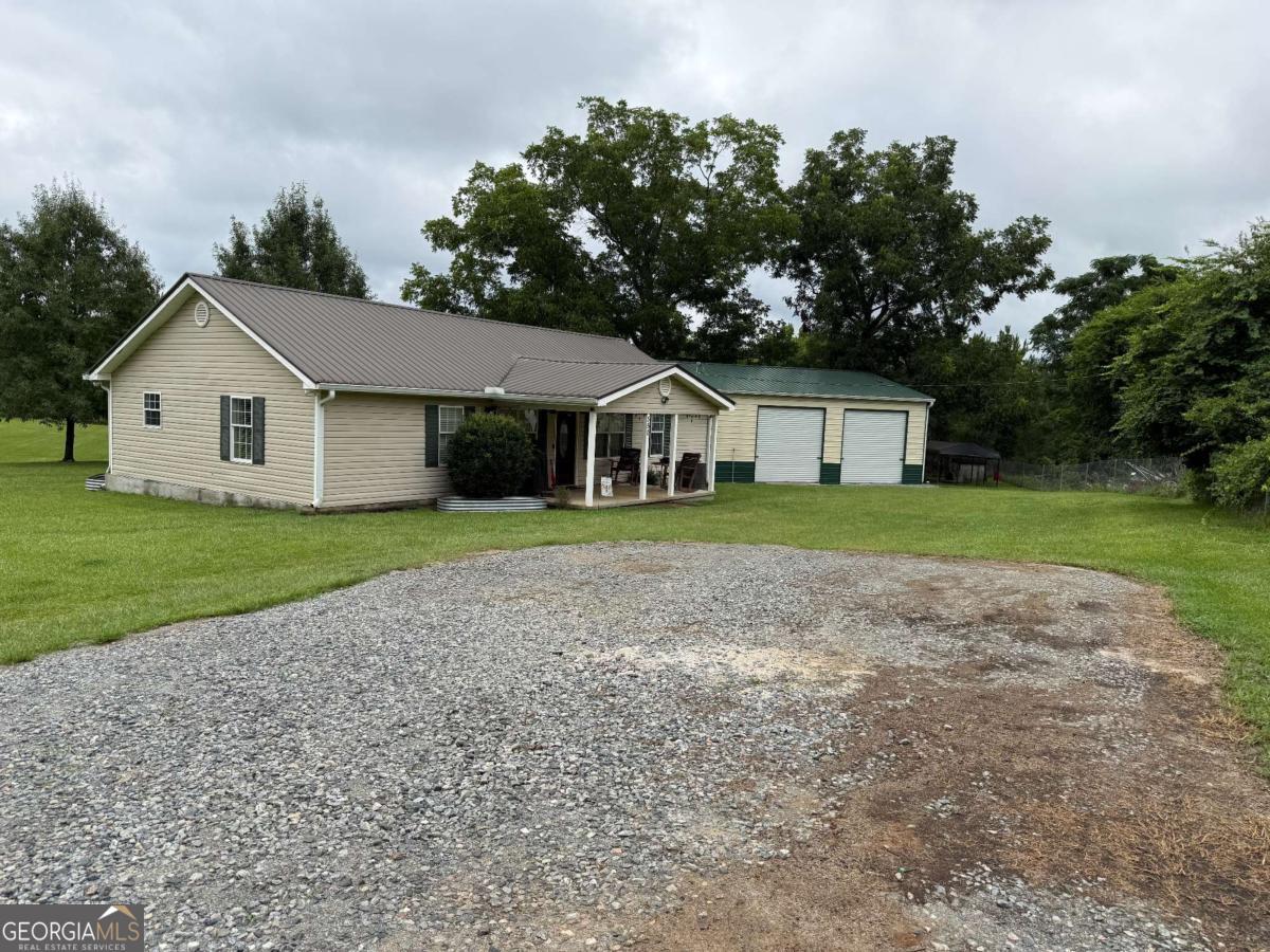 550 Smith Starley Road Ne Property Photo 3