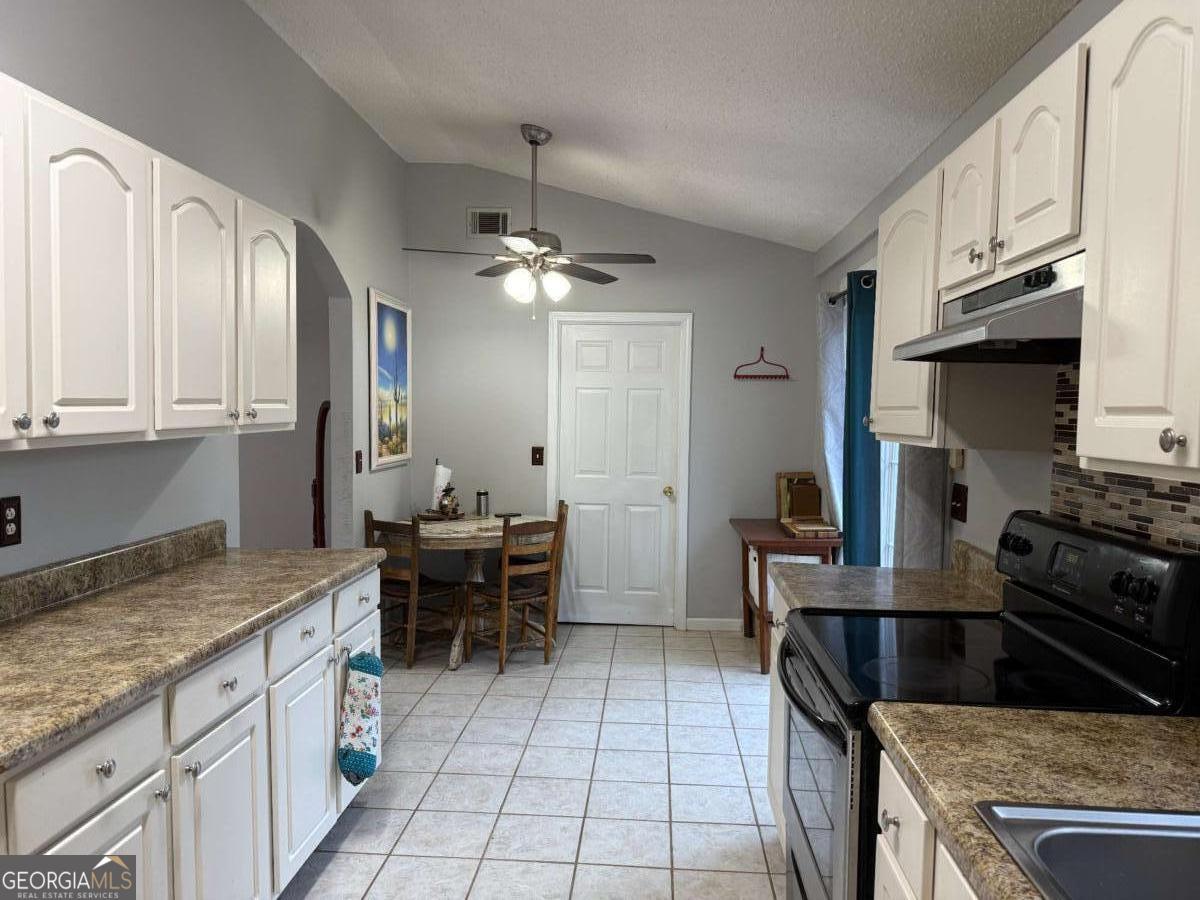 550 Smith Starley Road Ne Property Photo 13