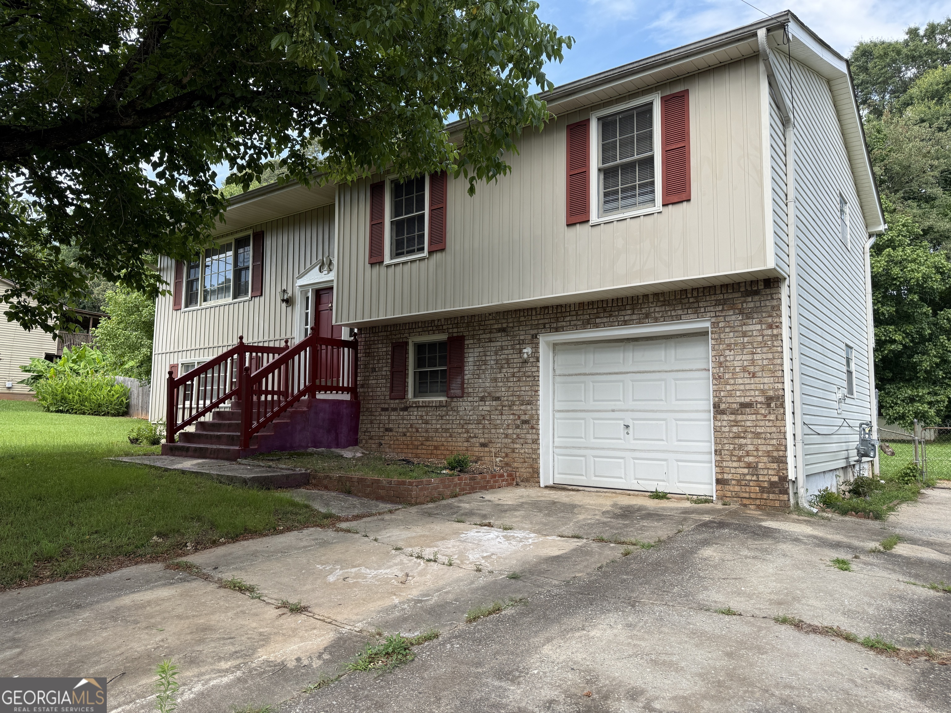 8472 Sheridan Drive Property Photo 2