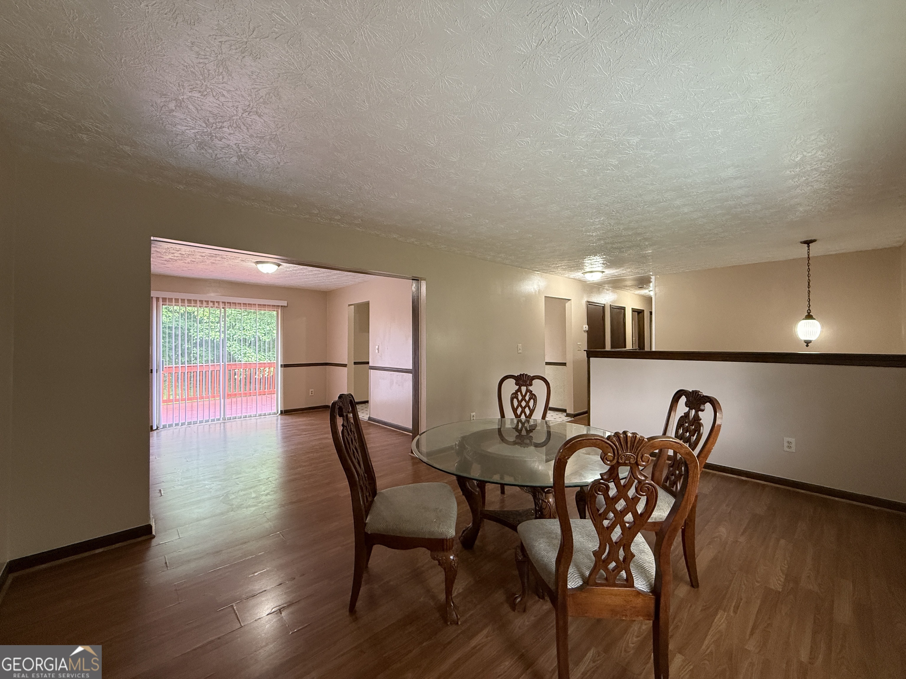 8472 Sheridan Drive Property Photo 7