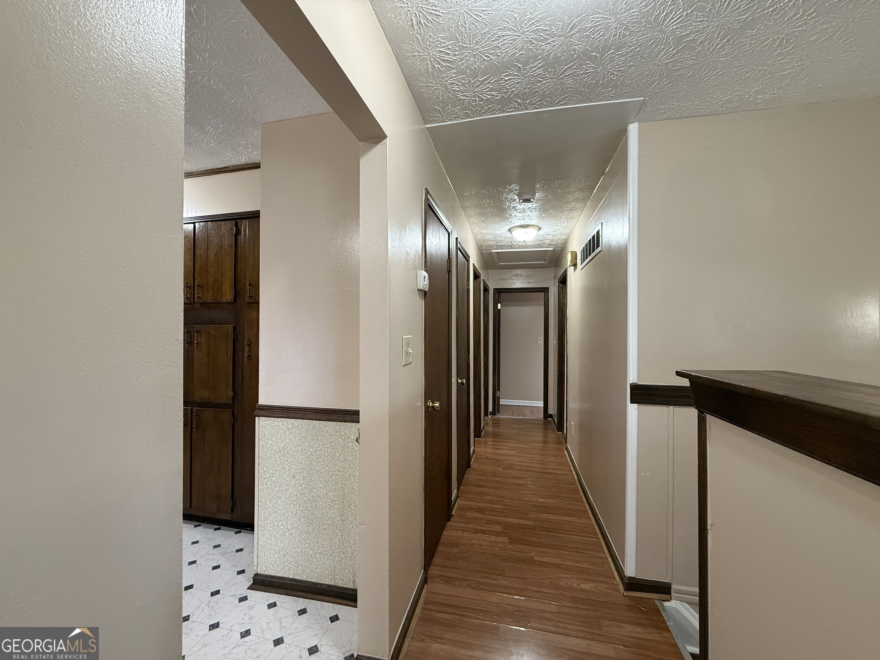 8472 Sheridan Drive Property Photo 9