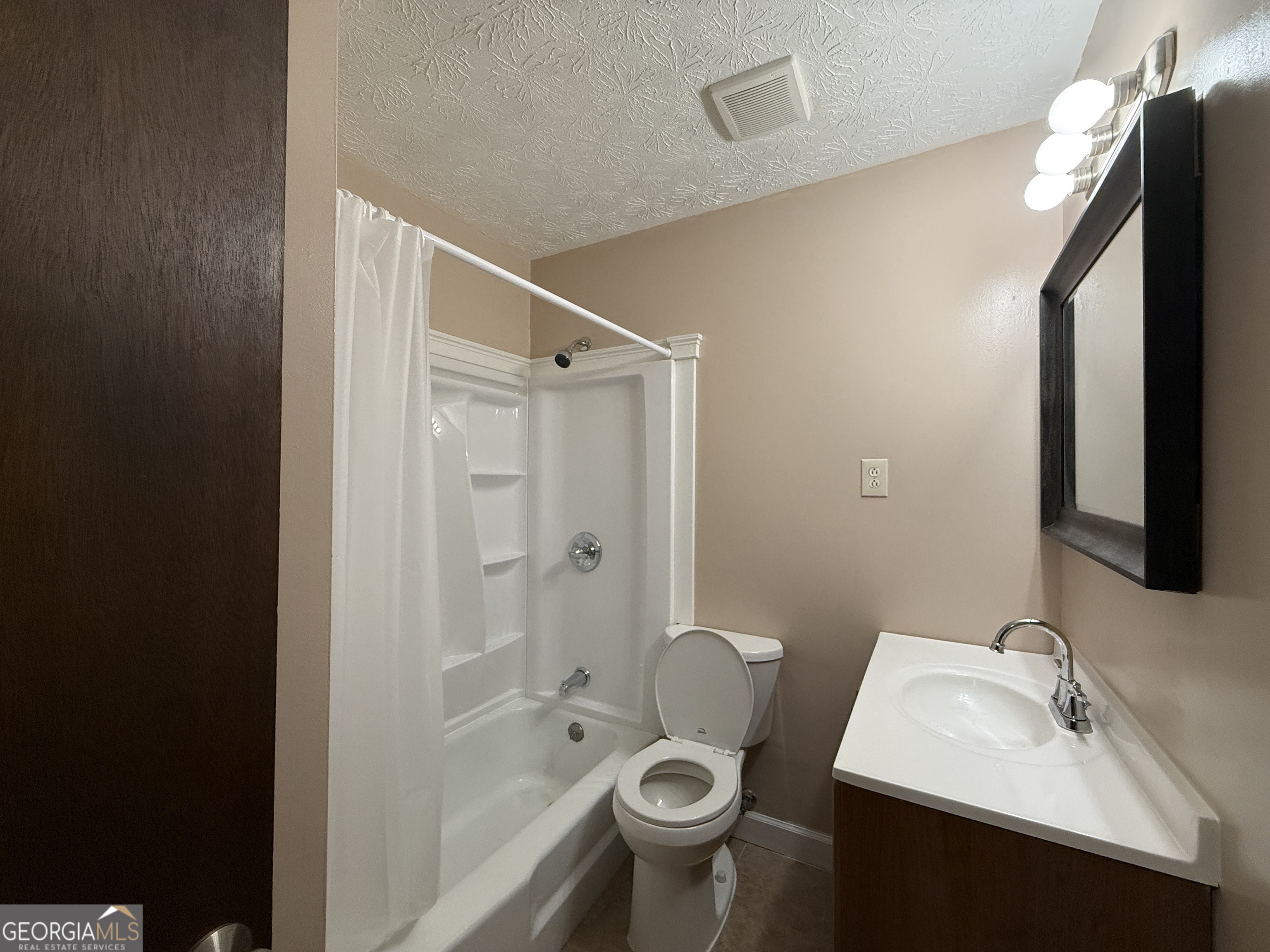8472 Sheridan Drive Property Photo 14