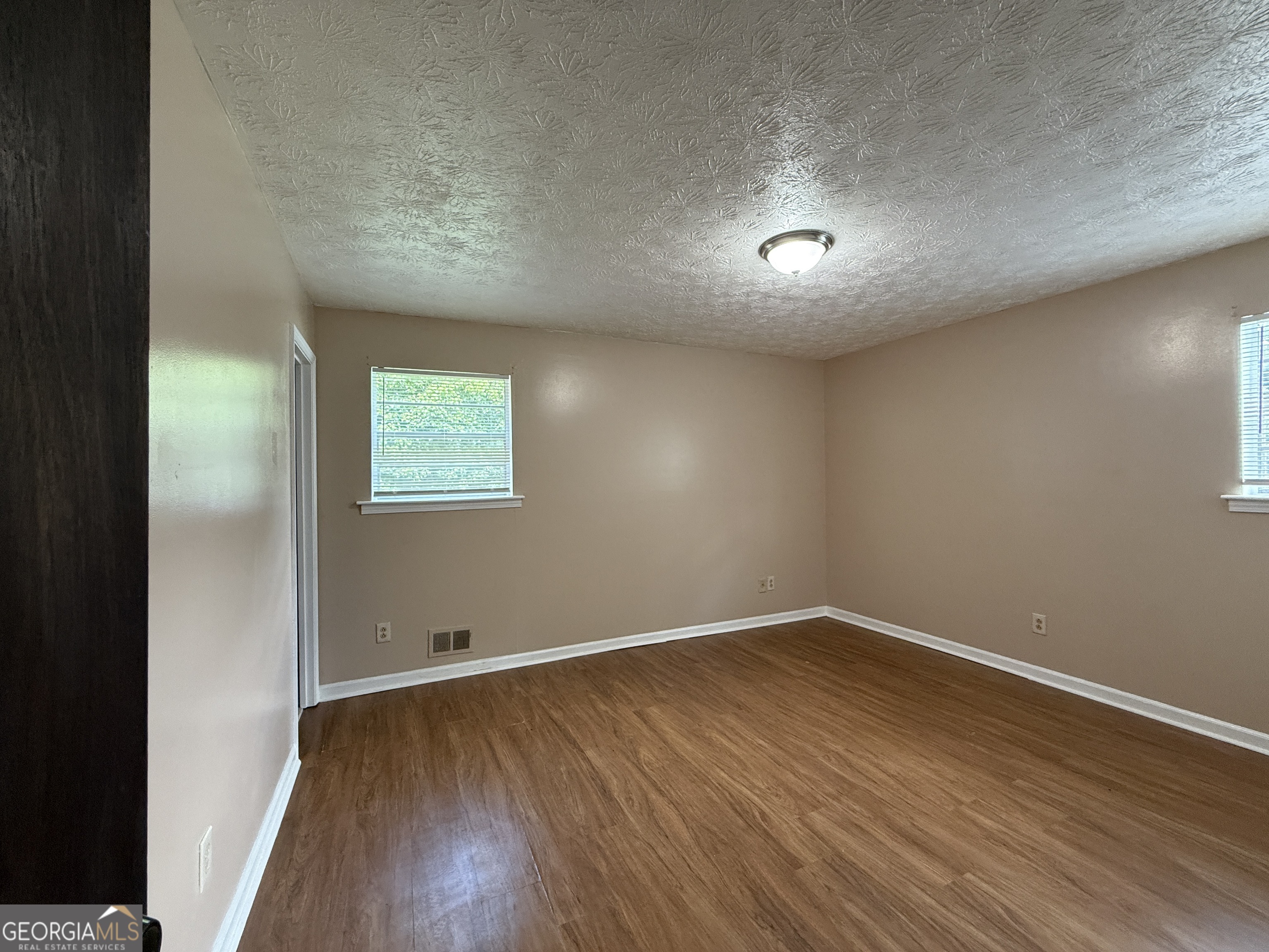 8472 Sheridan Drive Property Photo 15