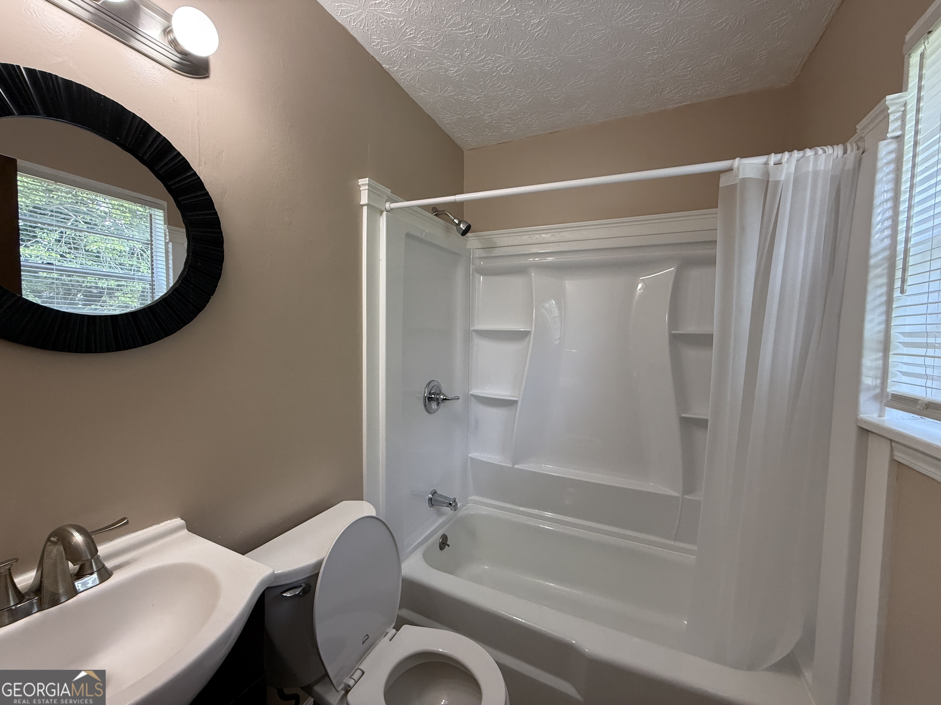 8472 Sheridan Drive Property Photo 17