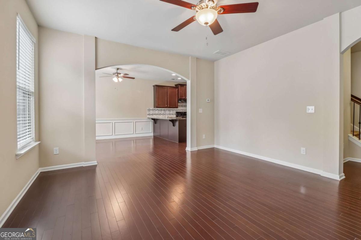 55 Grampian Way Property Photo 9