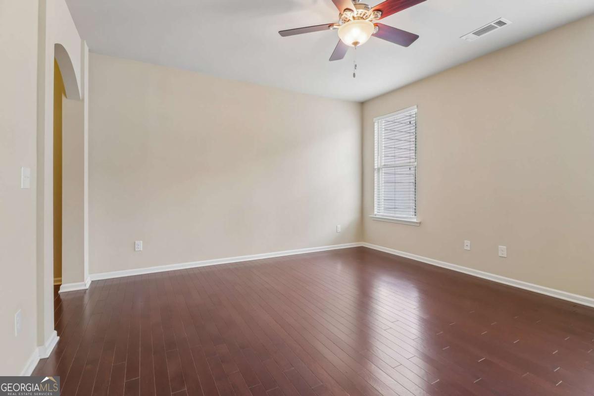 55 Grampian Way Property Photo 12