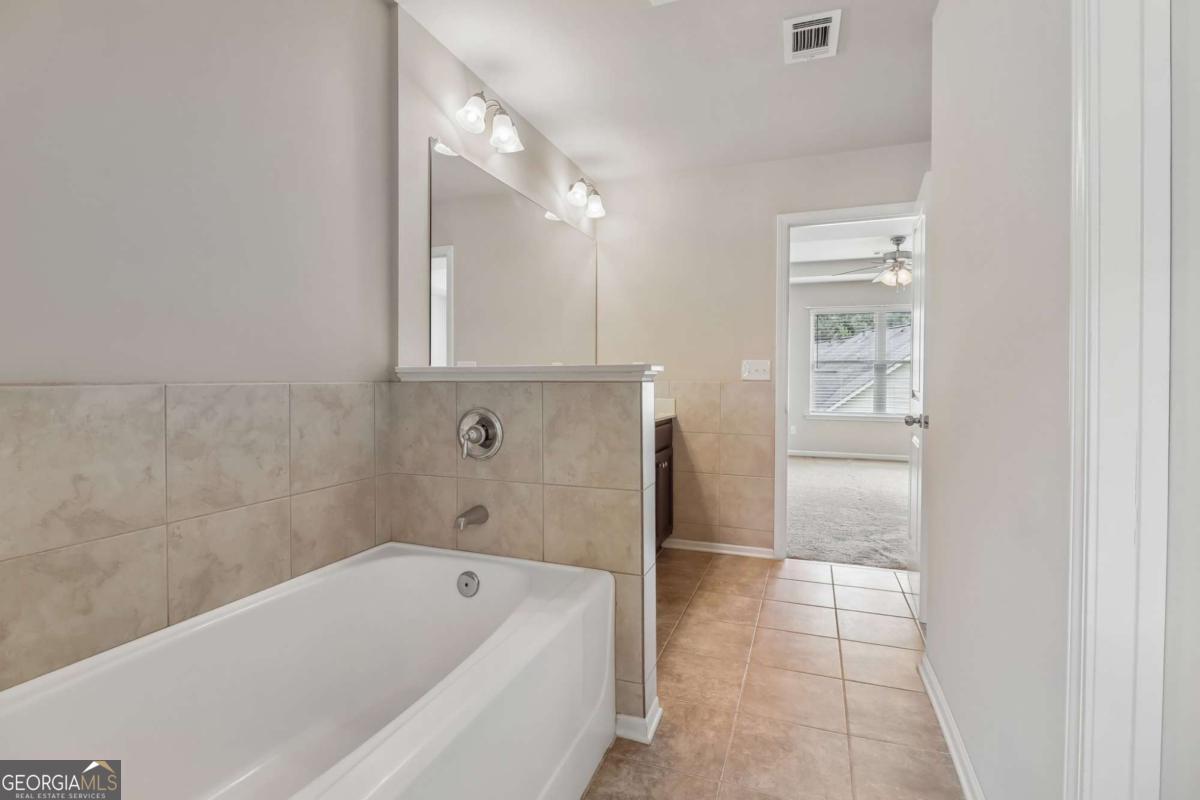 55 Grampian Way Property Photo 33