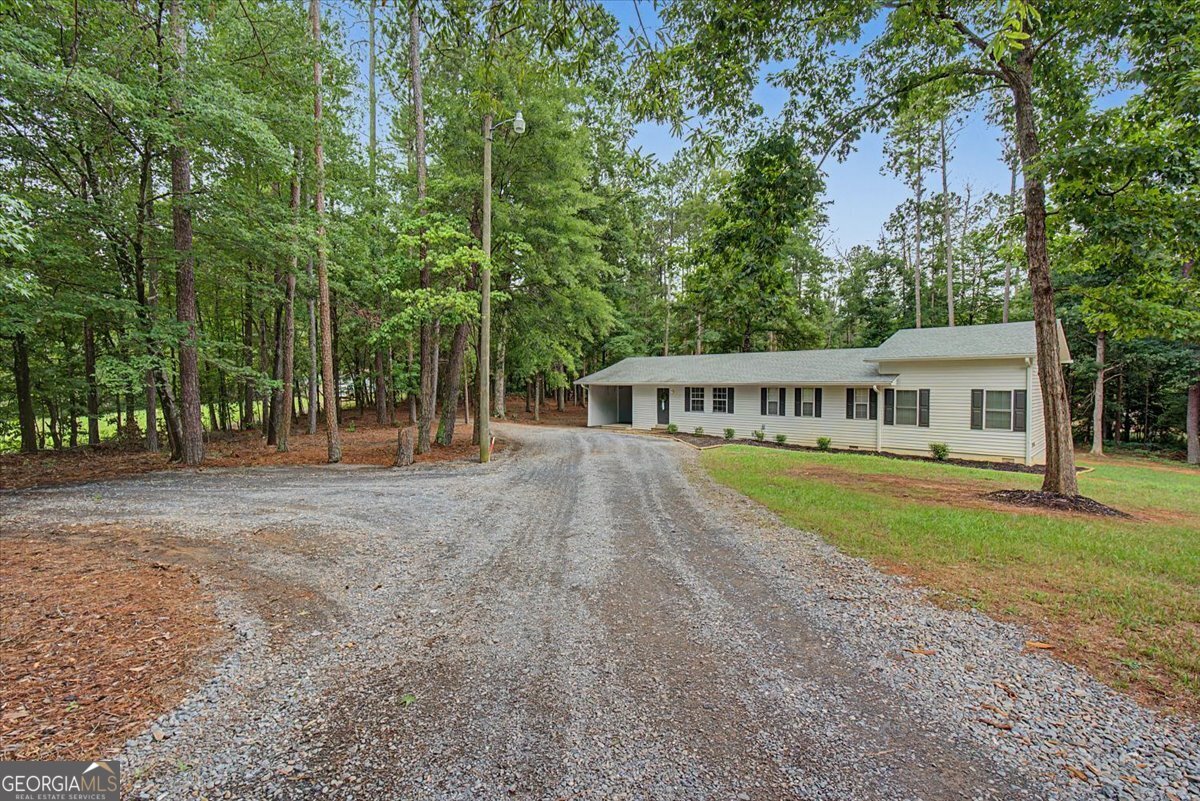 1971 Euharlee Road Property Photo 2