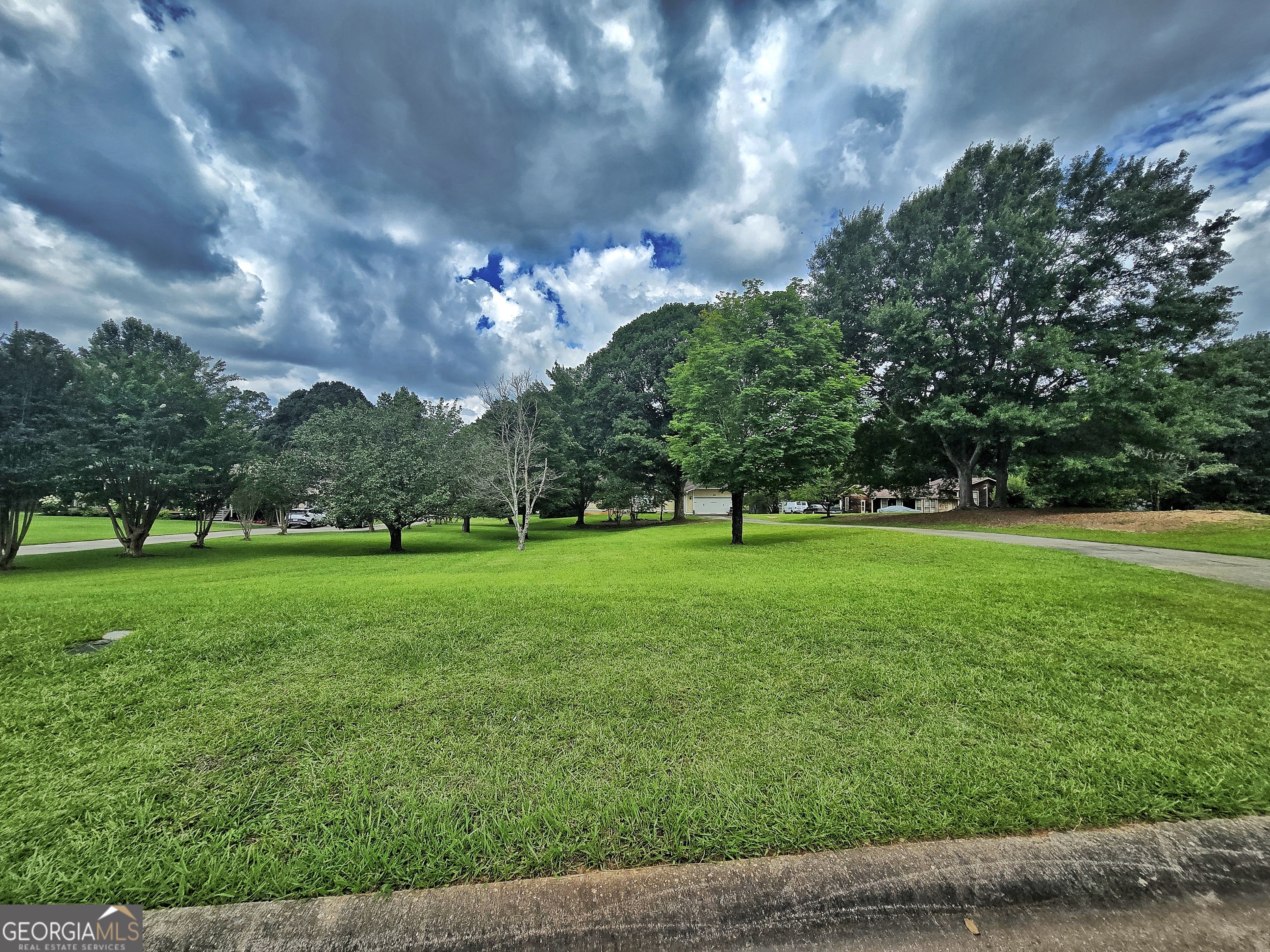 120 Aspen Lake Drive E Property Photo 4