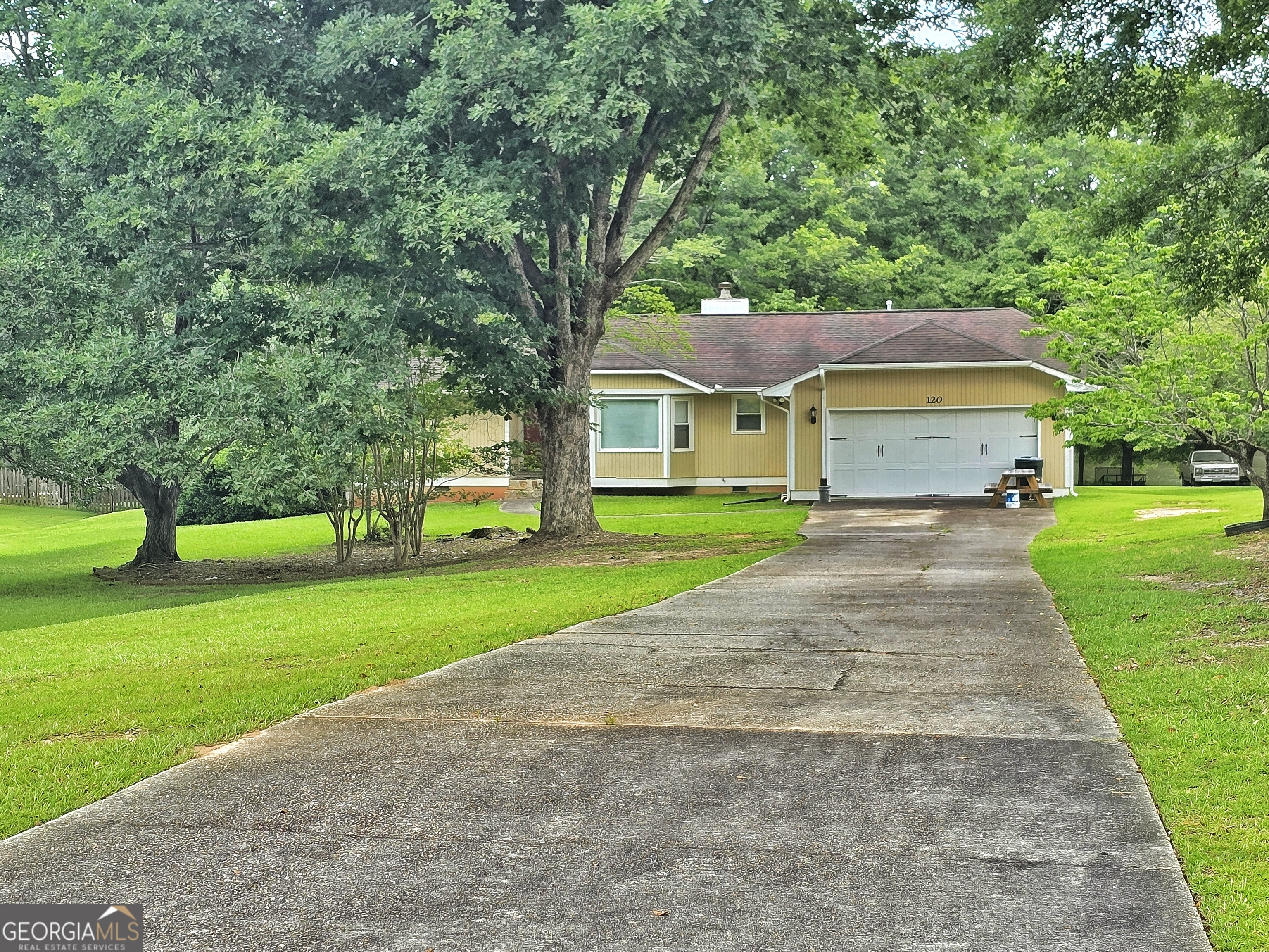 120 Aspen Lake Drive E Property Photo 8