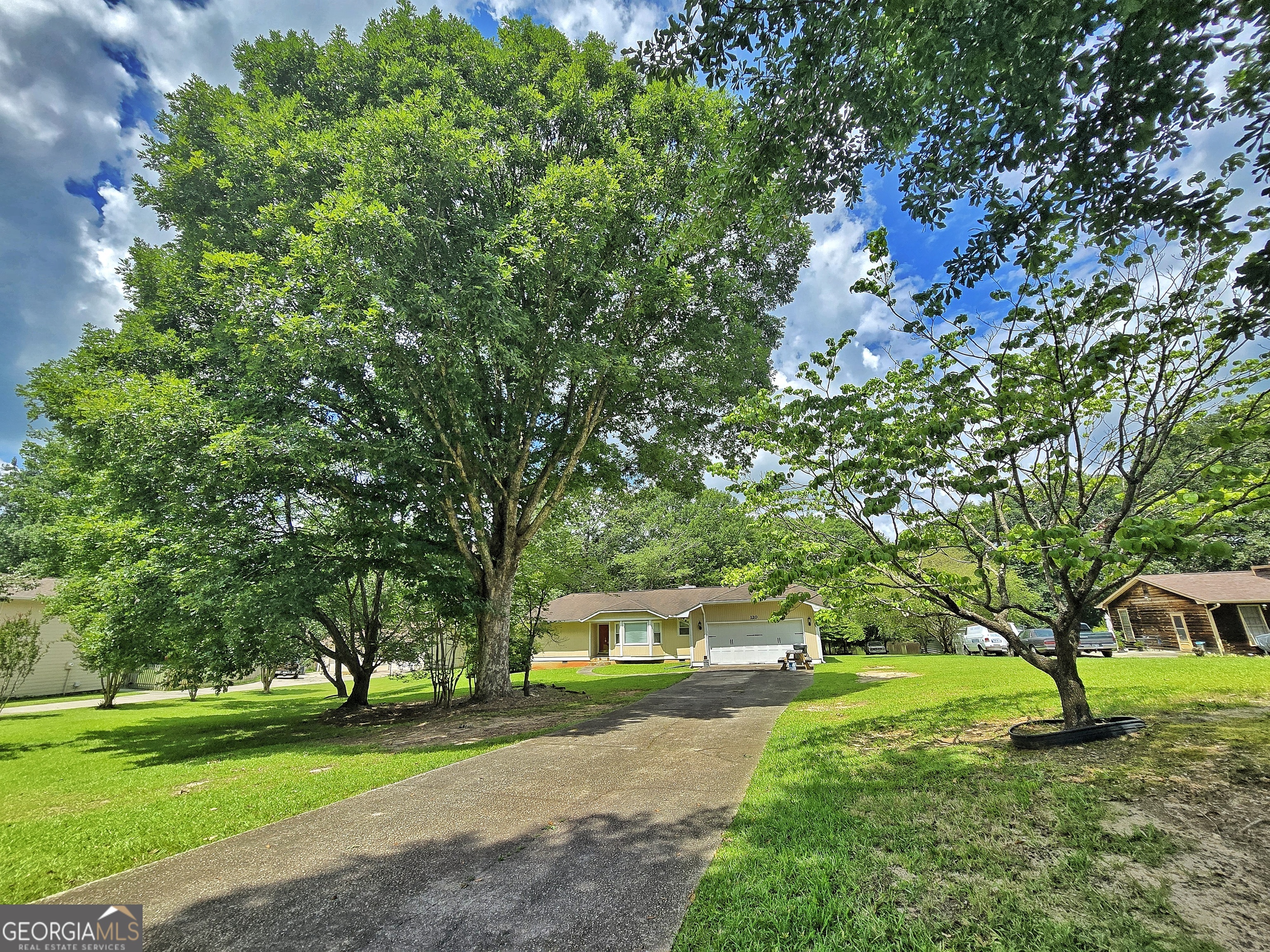 120 Aspen Lake Drive E Property Photo 13