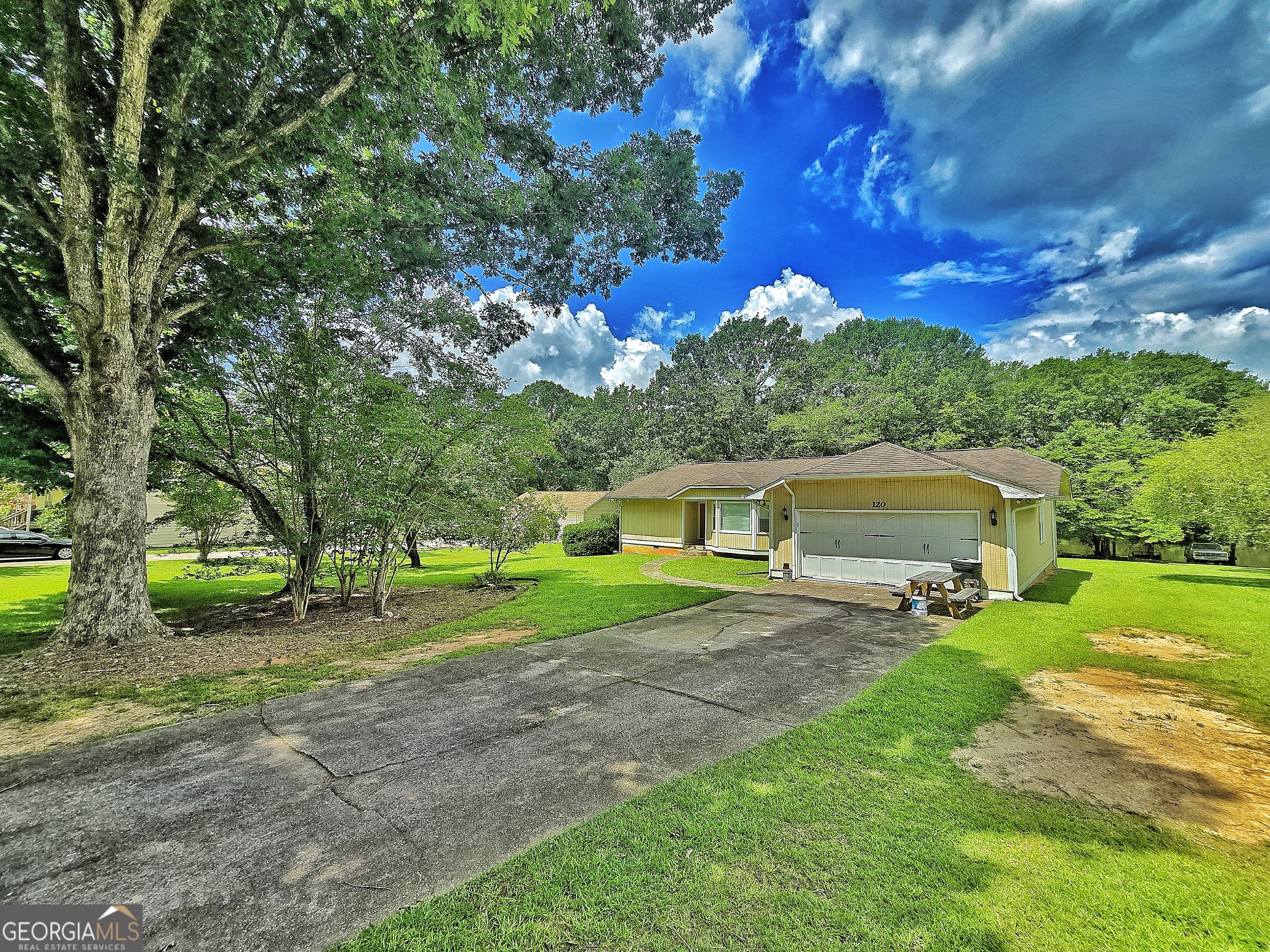 120 Aspen Lake Drive E Property Photo 18