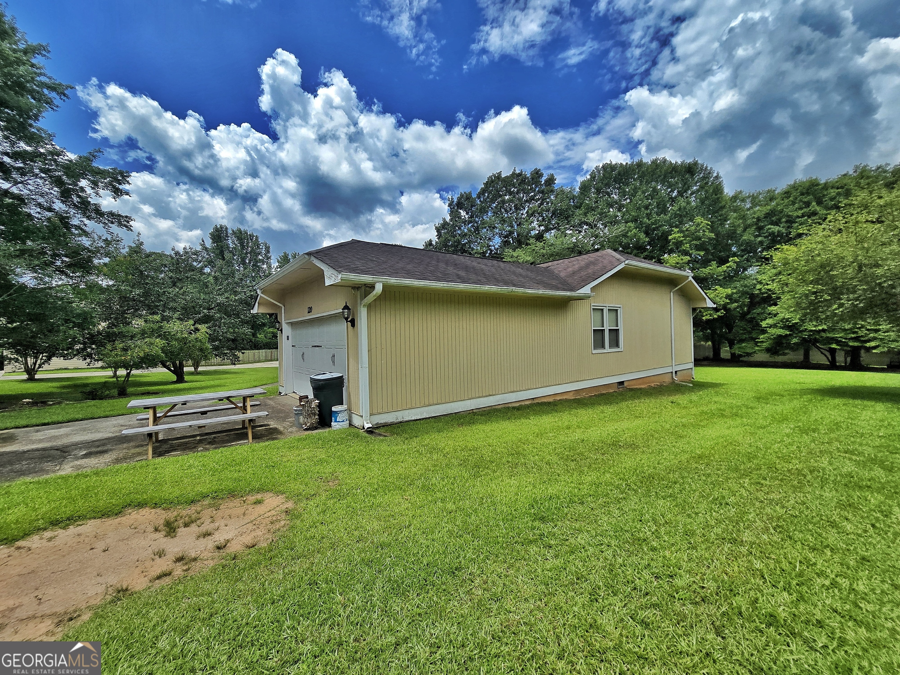 120 Aspen Lake Drive E Property Photo 23