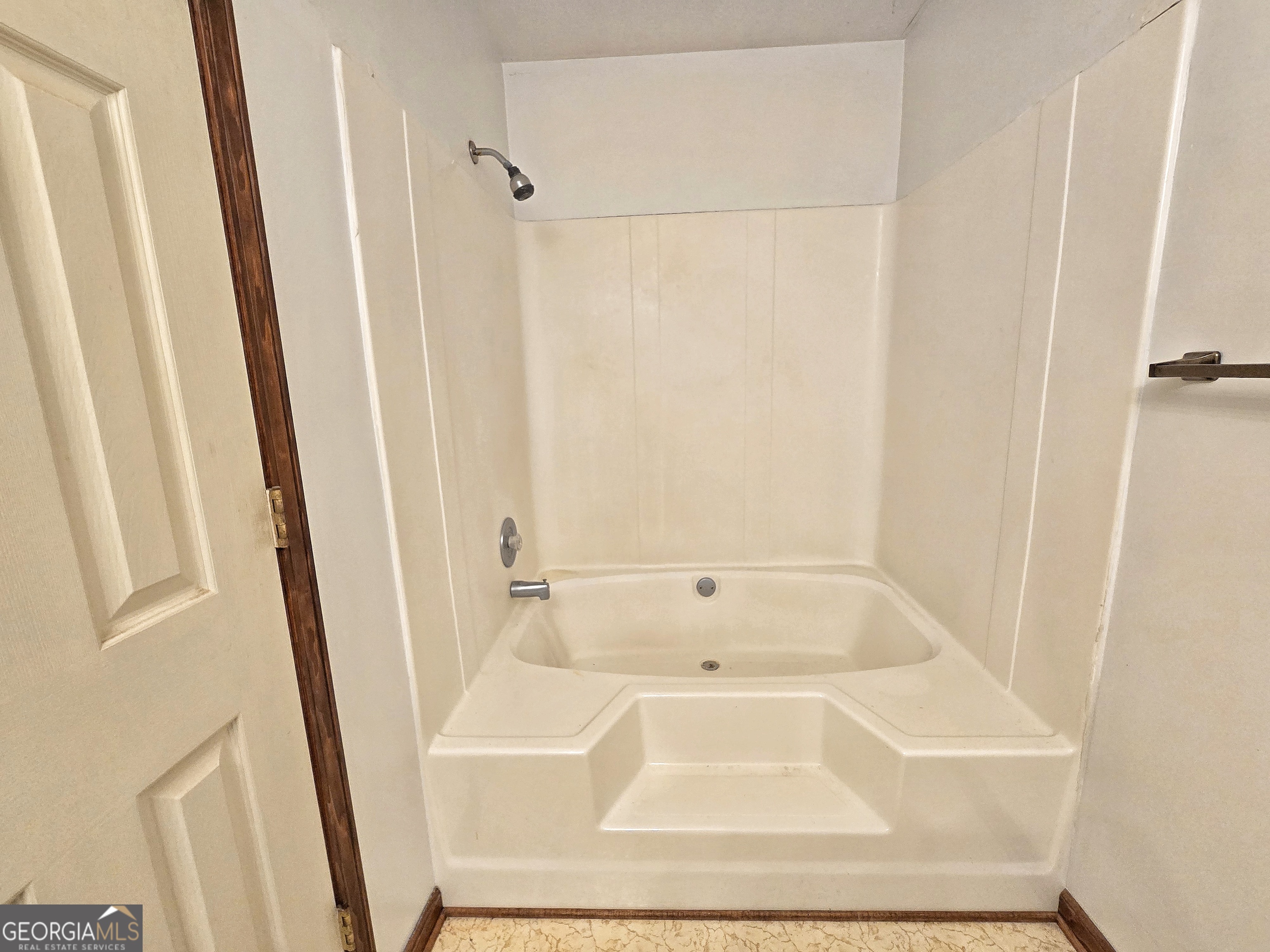 120 Aspen Lake Drive E Property Photo 81