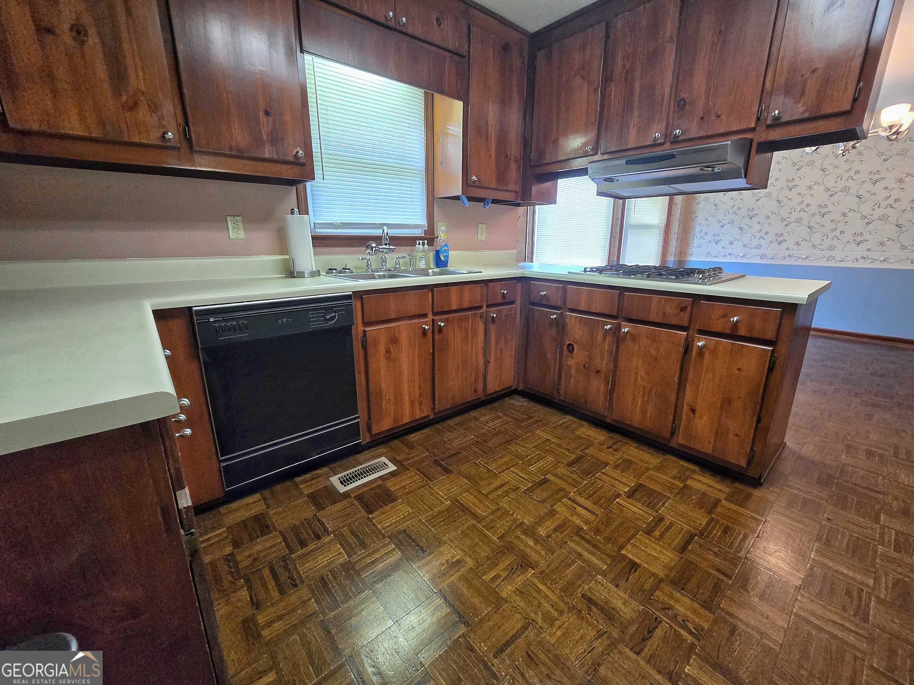 120 Aspen Lake Drive E Property Photo 100