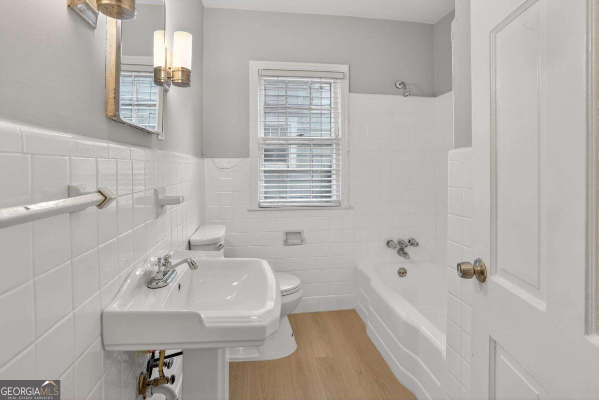 2728 Winburn Terrace Property Photo 12