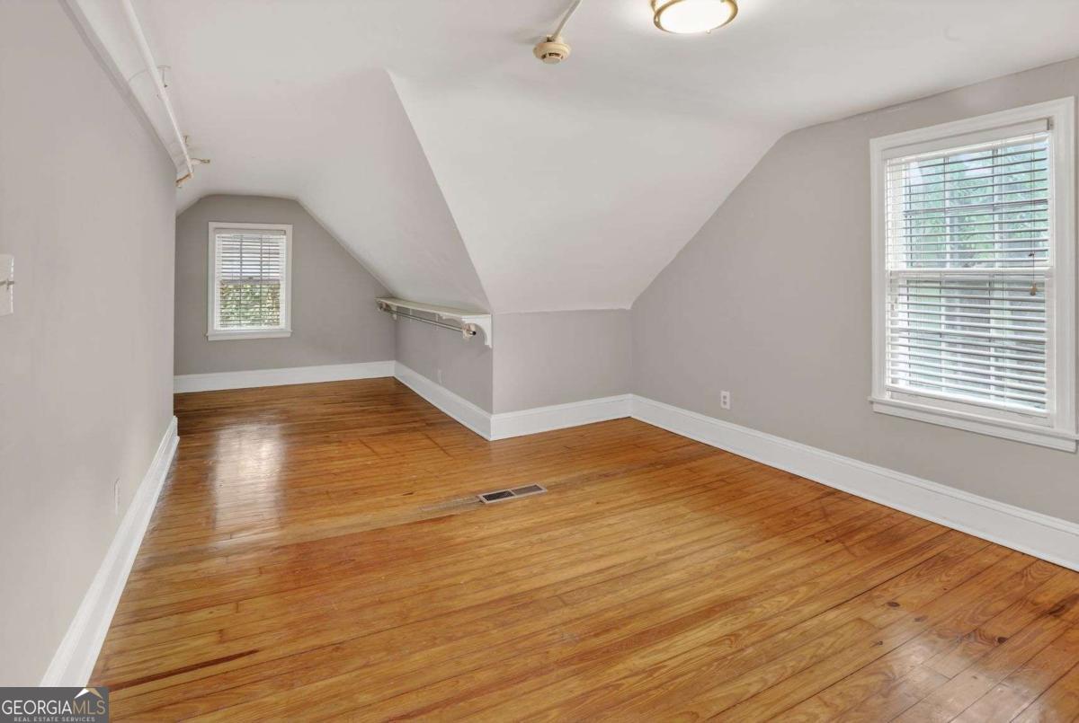 2728 Winburn Terrace Property Photo 14