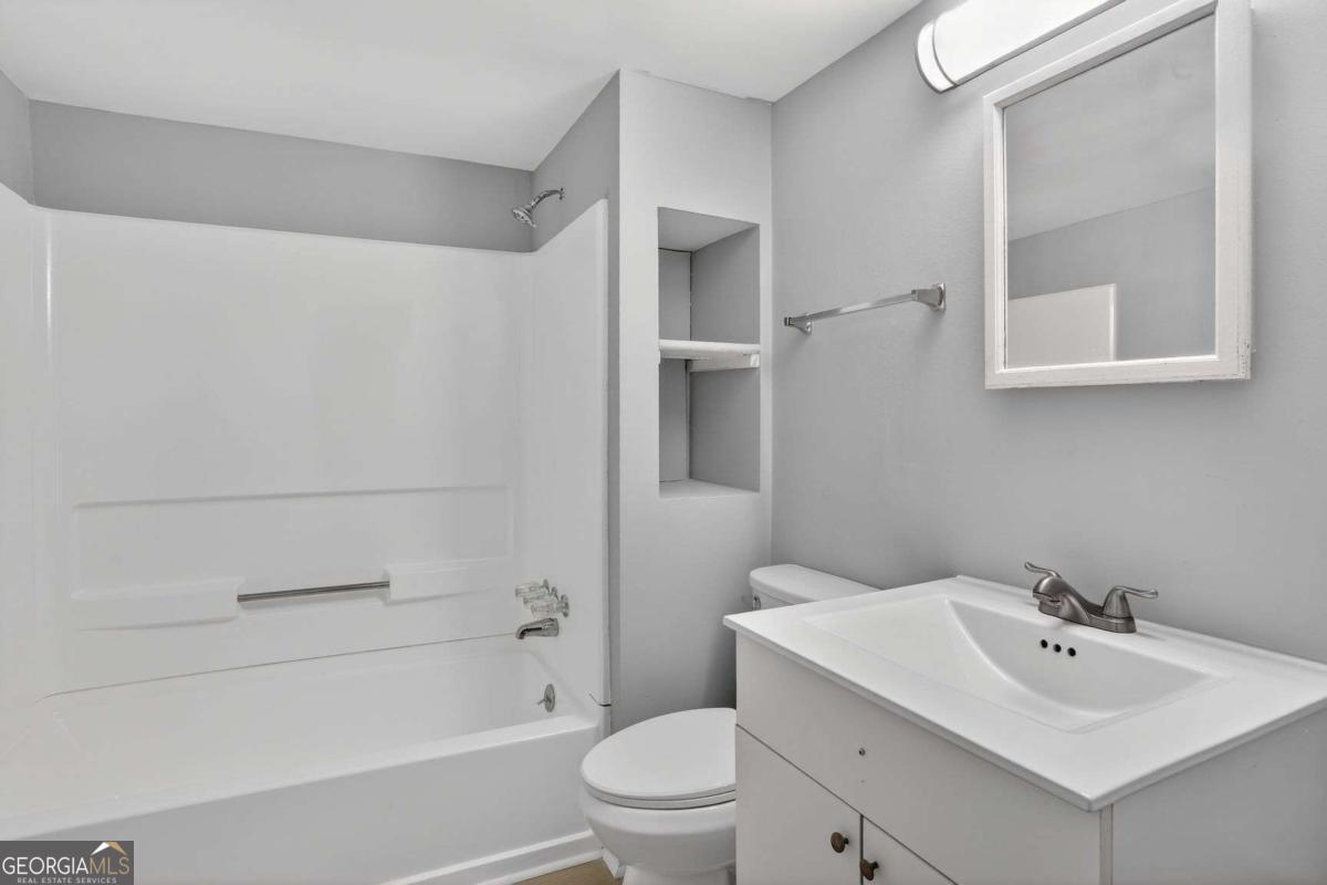 2728 Winburn Terrace Property Photo 15