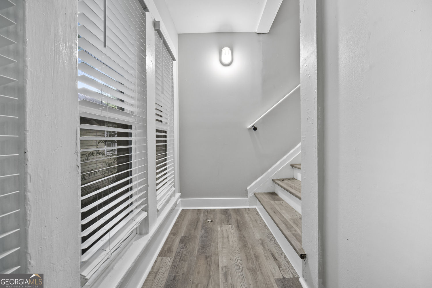 1126 Briarcliff Place Ne # 1 Property Photo 3
