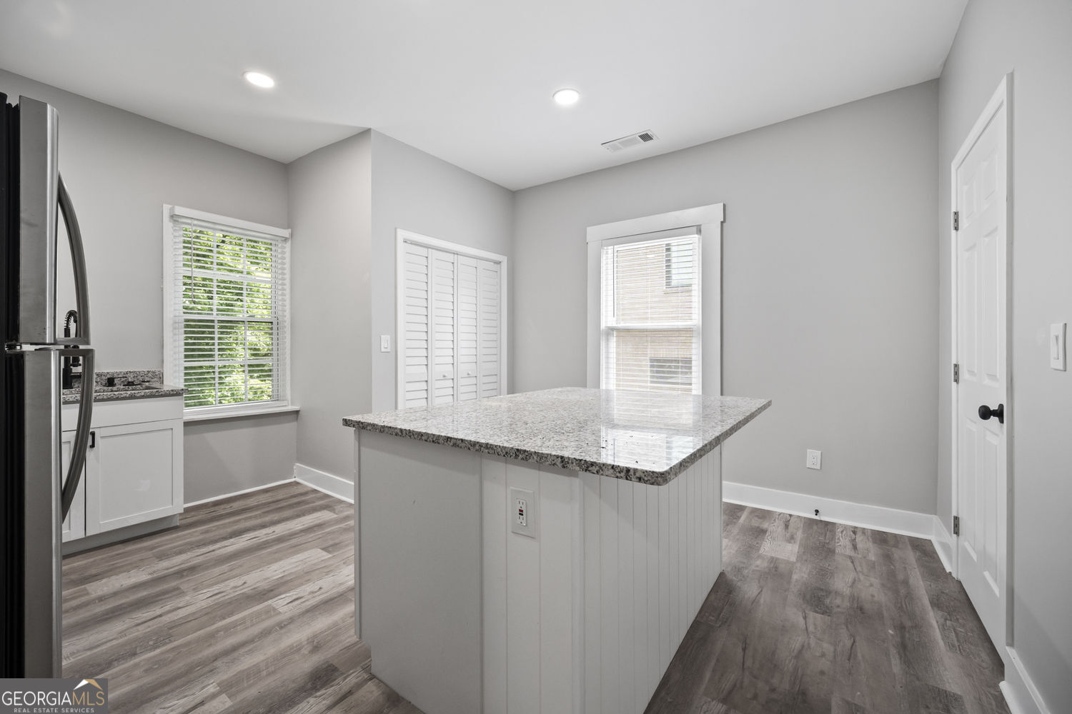 1126 Briarcliff Place Ne # 1 Property Photo 4