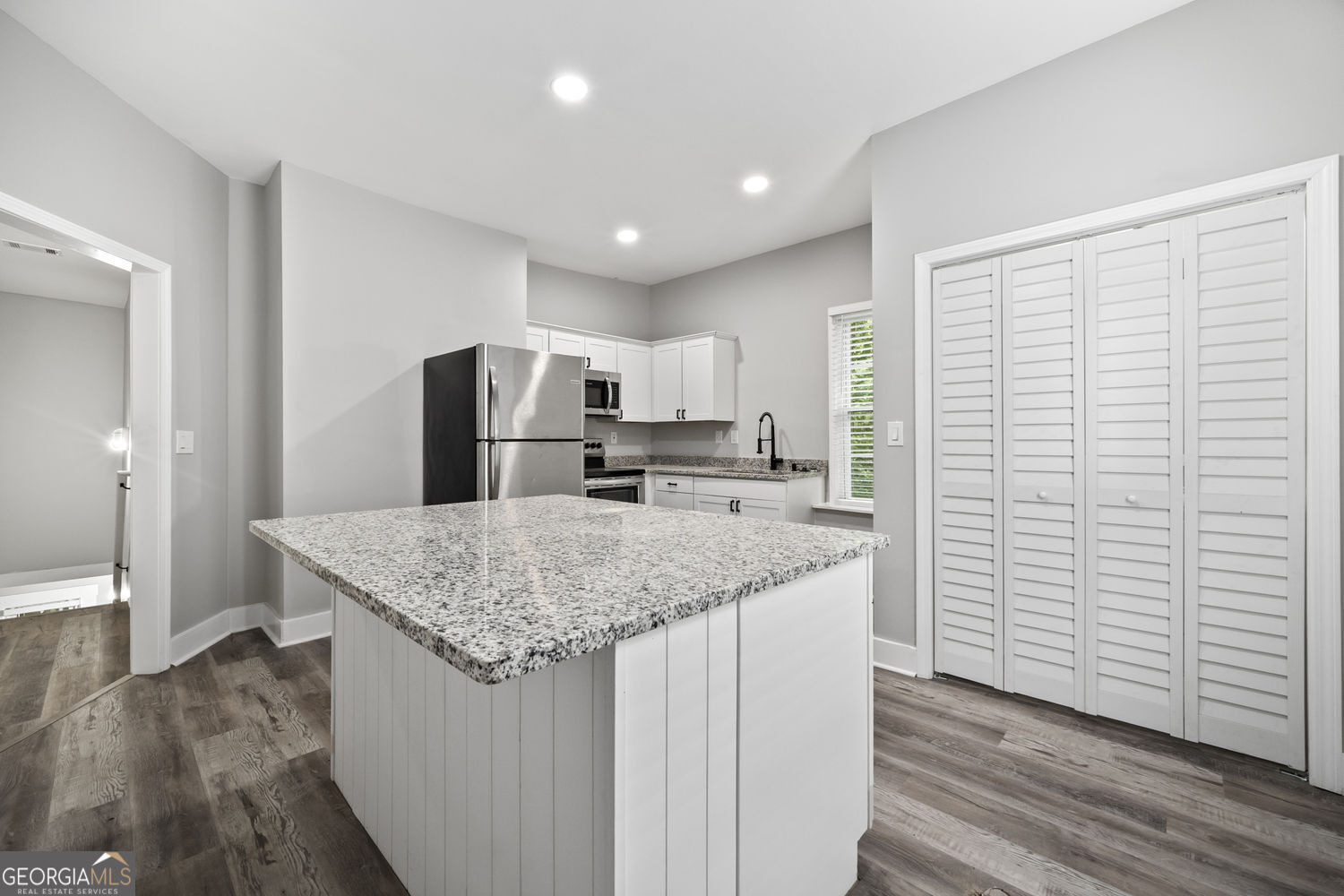 1126 Briarcliff Place Ne # 1 Property Photo 6