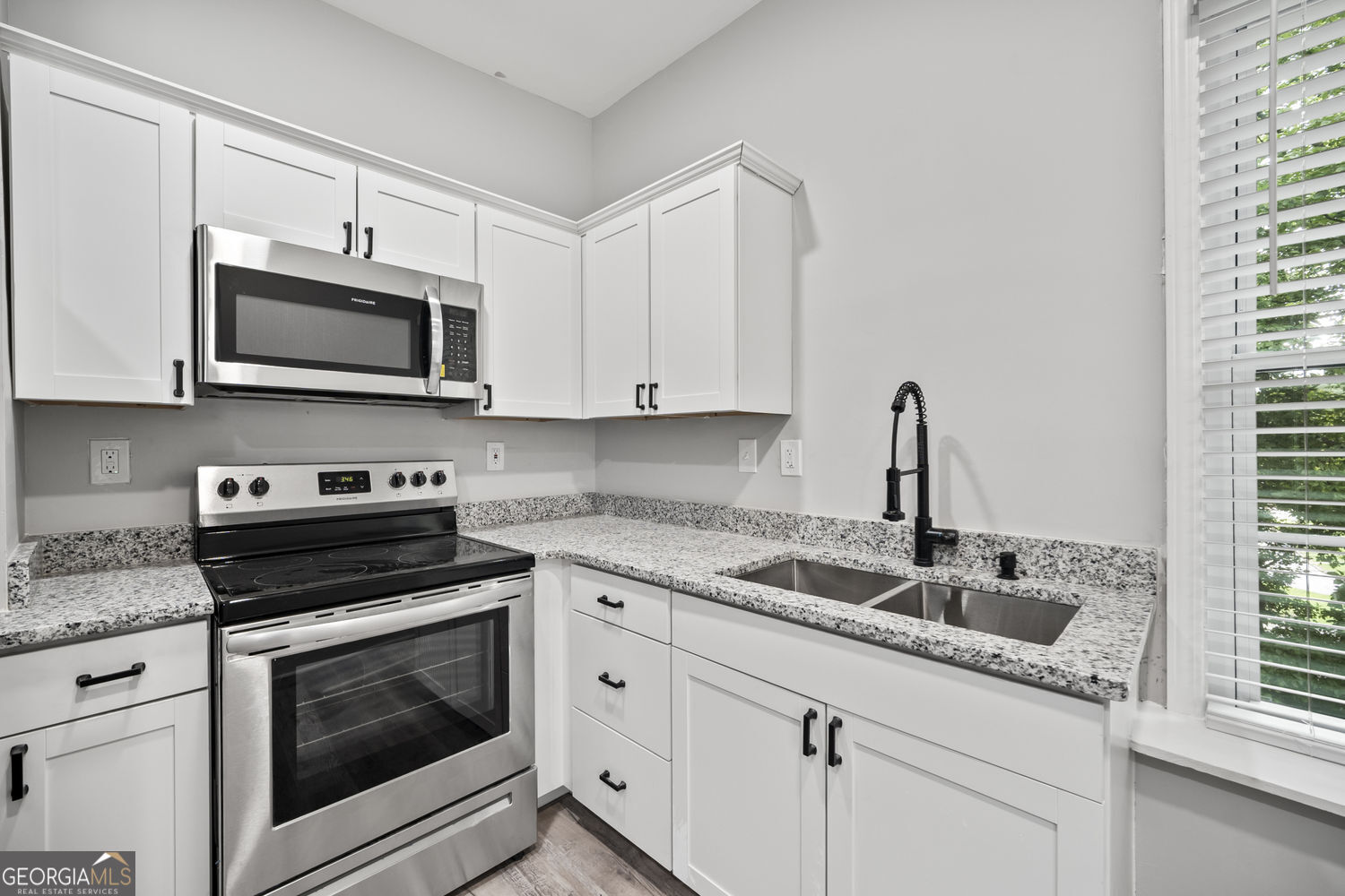 1126 Briarcliff Place Ne # 1 Property Photo 7