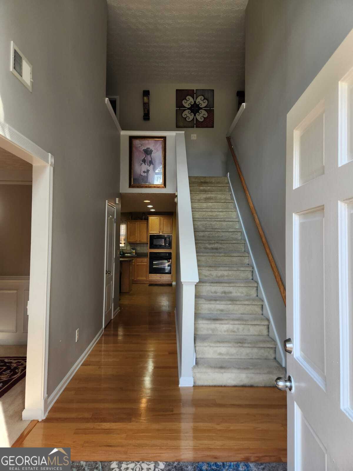 35 Carlisle Court Property Photo 2