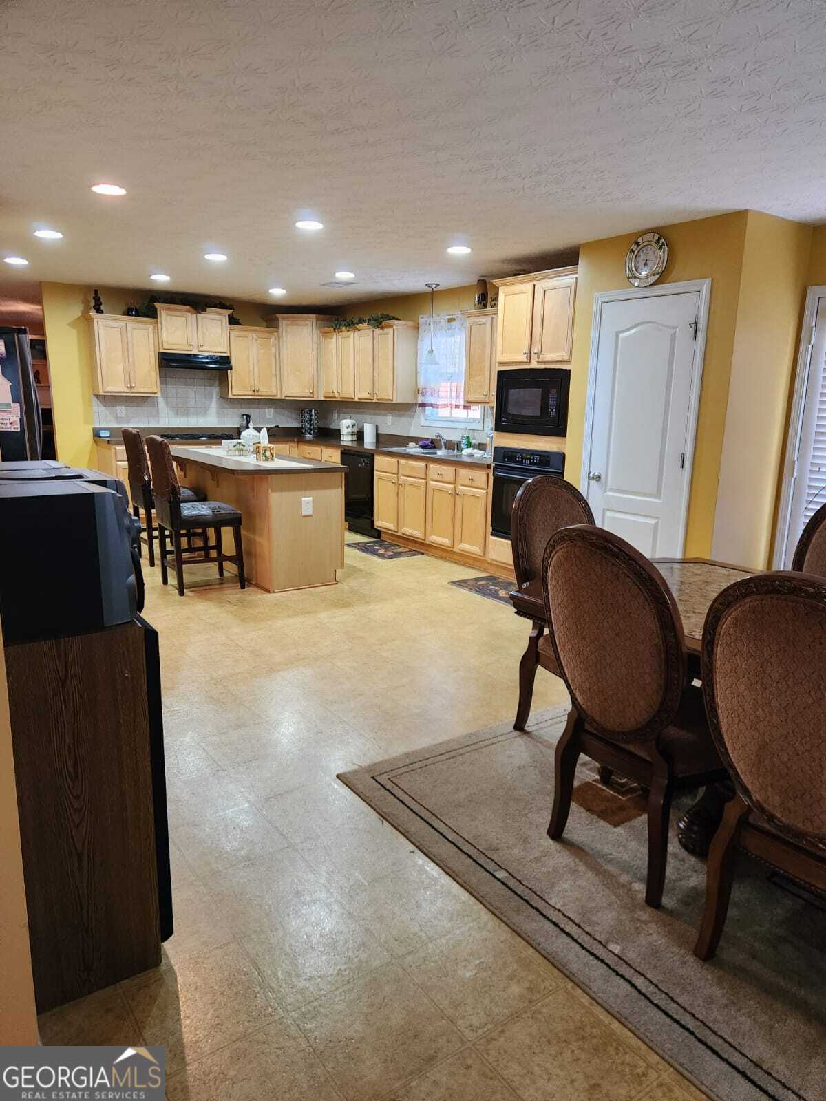 35 Carlisle Court Property Photo 7