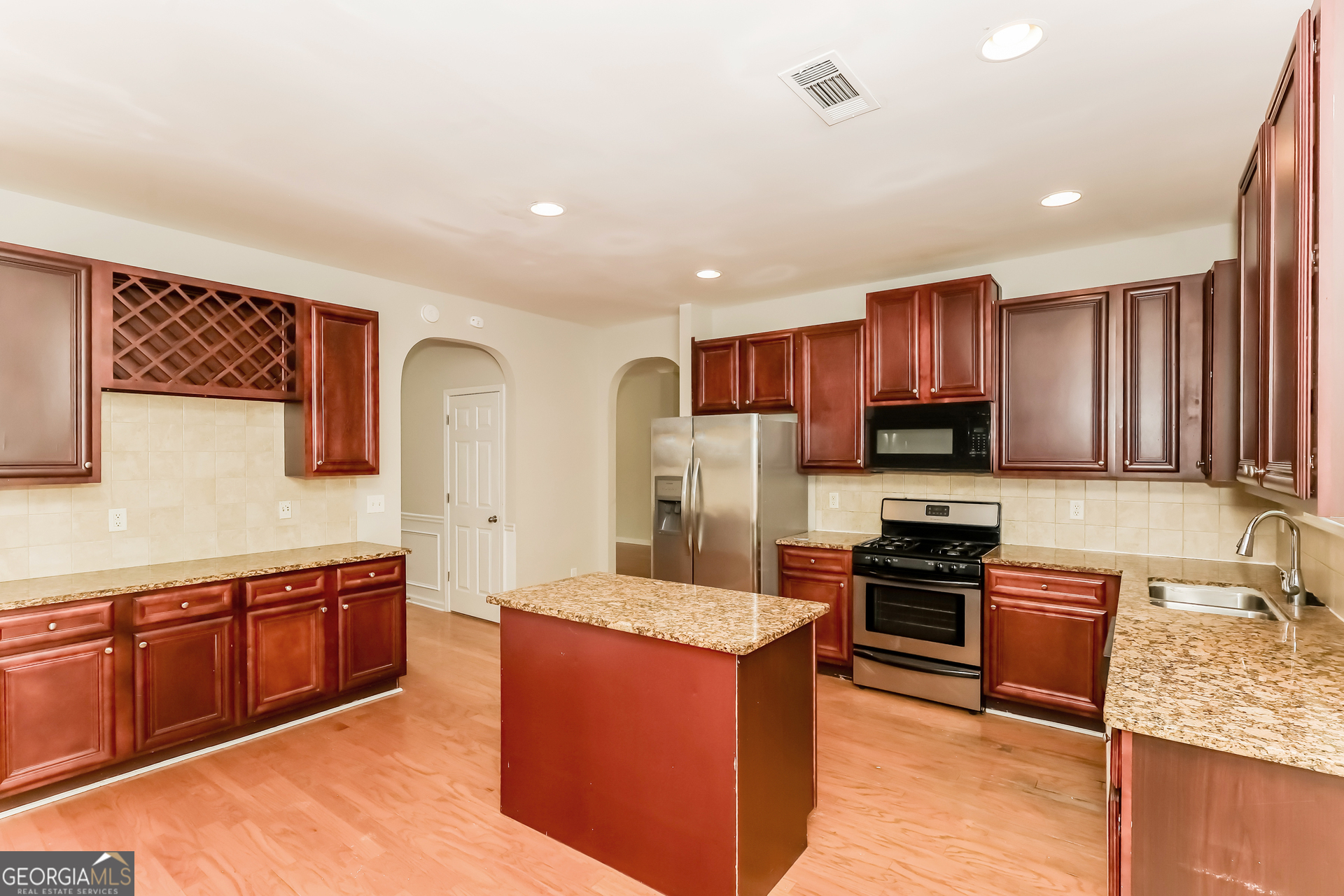 7868 Wrotham Circle Property Photo 6