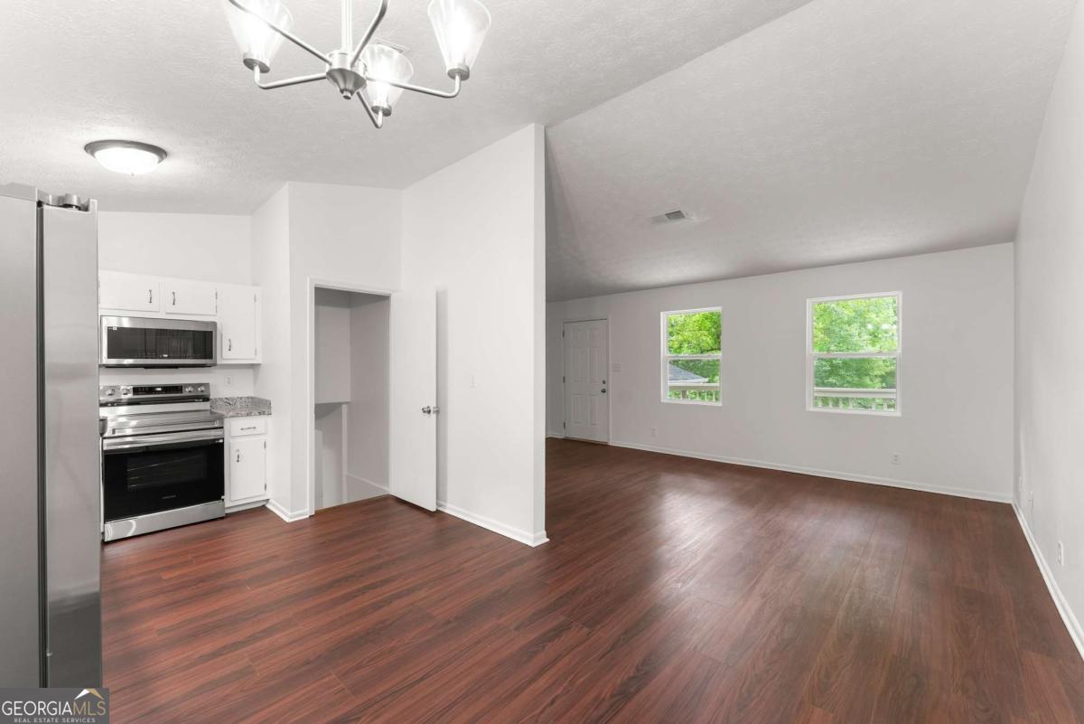 3405 Romulus Drive Property Photo 11