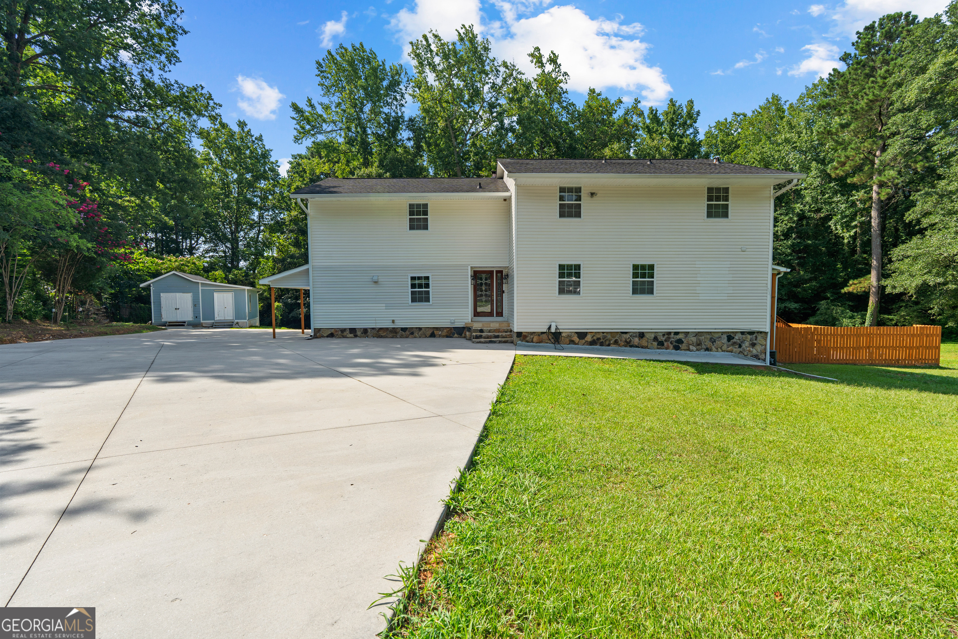 7326 Leland Lane Property Photo 1