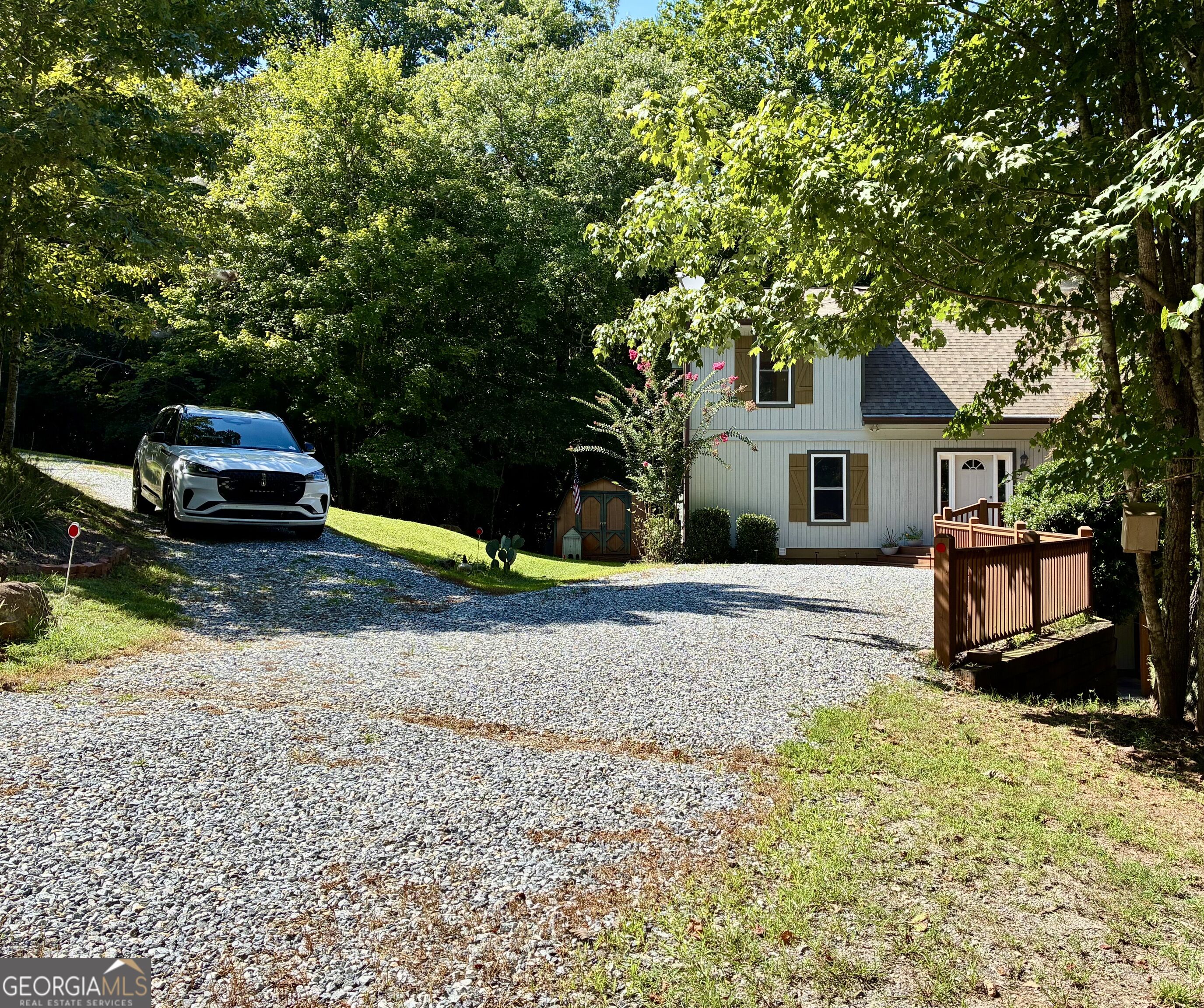 2585 Panorama Drive Property Photo 3
