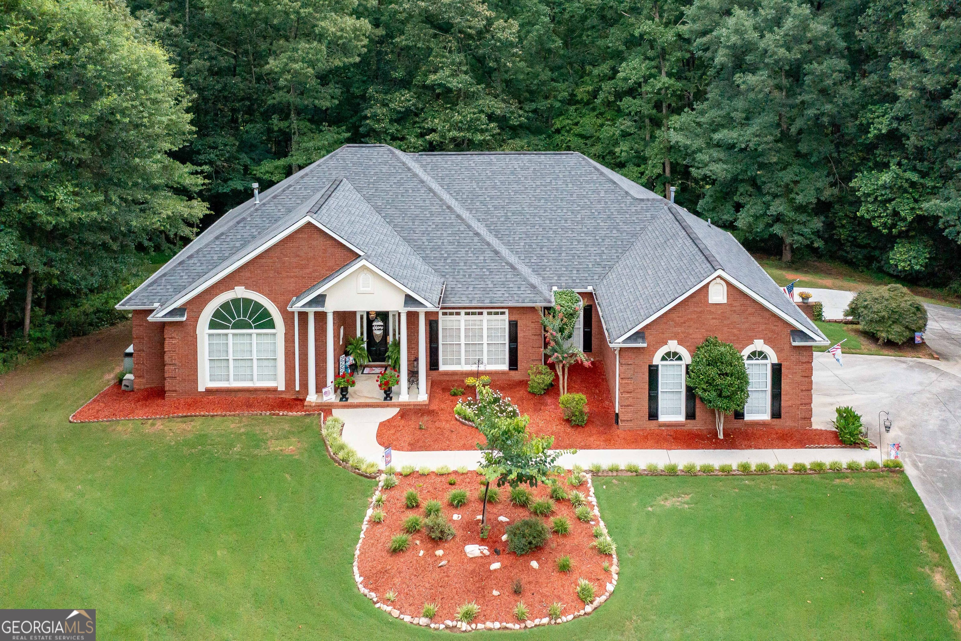8227 Farmington Lane Property Photo 1