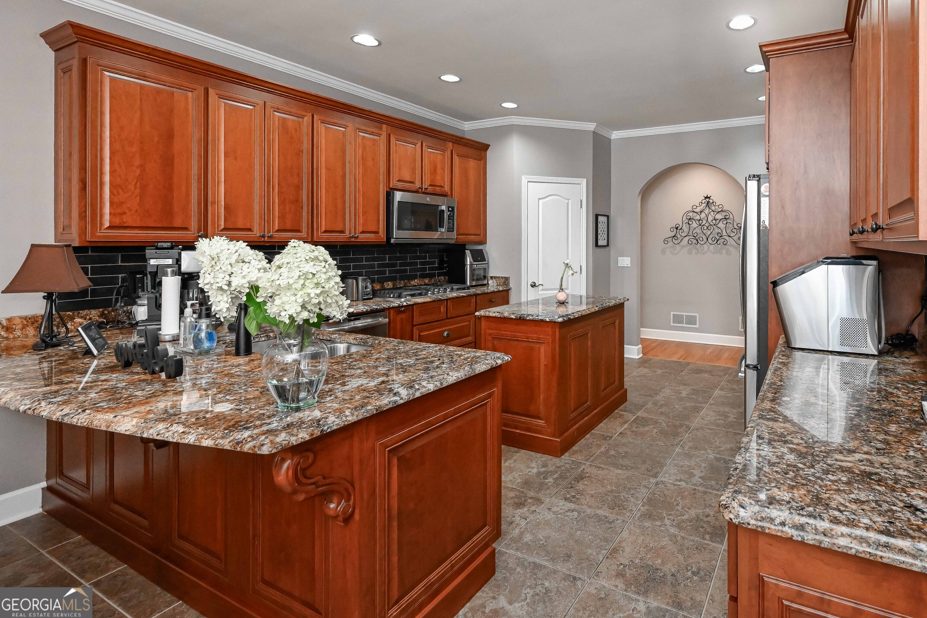 8227 Farmington Lane Property Photo 14